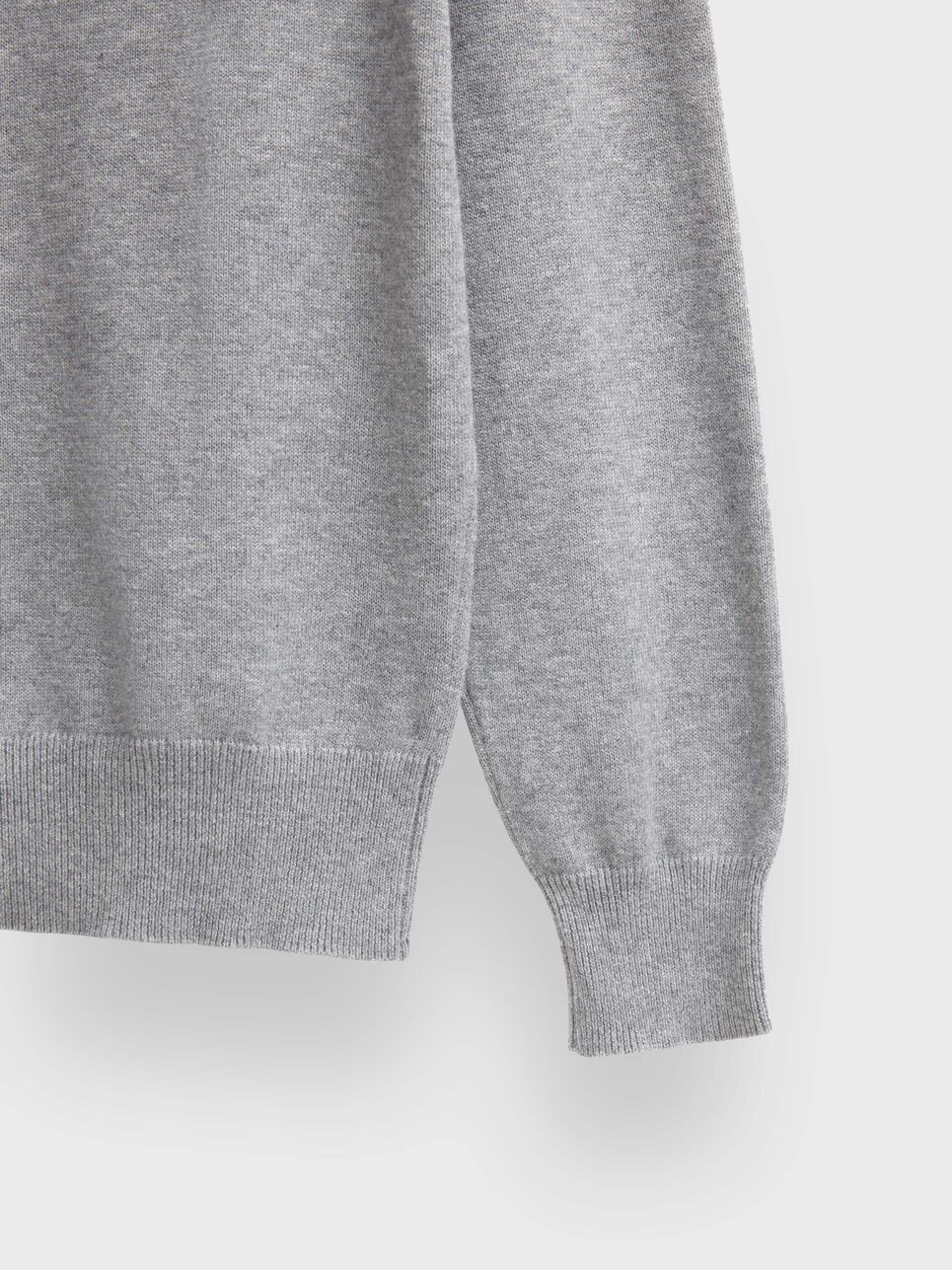 JERSEY V-NECK TRENDY