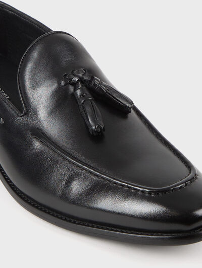 MOCASIN BORLAS NEGRO