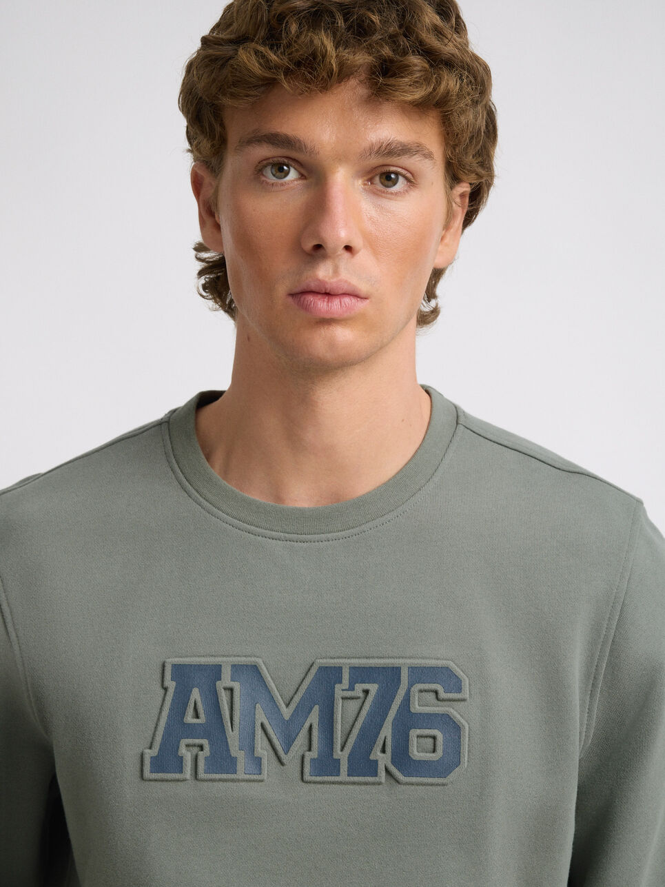 SUDADERA OFFICIAL