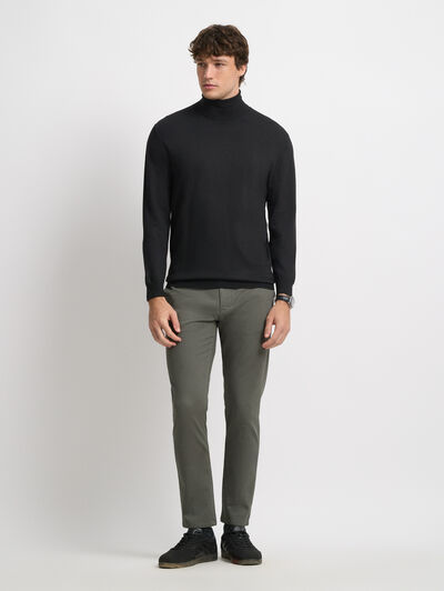 JERSEY CUELLO VUELTO NEGRO