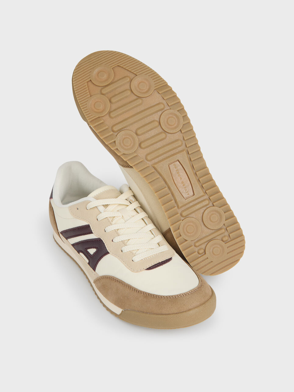 SNEAKERS SOCIETY