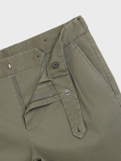 PANTALON CARROT VERDE