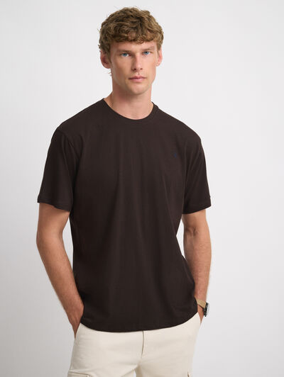CAMISETA BASICA MARRÓN