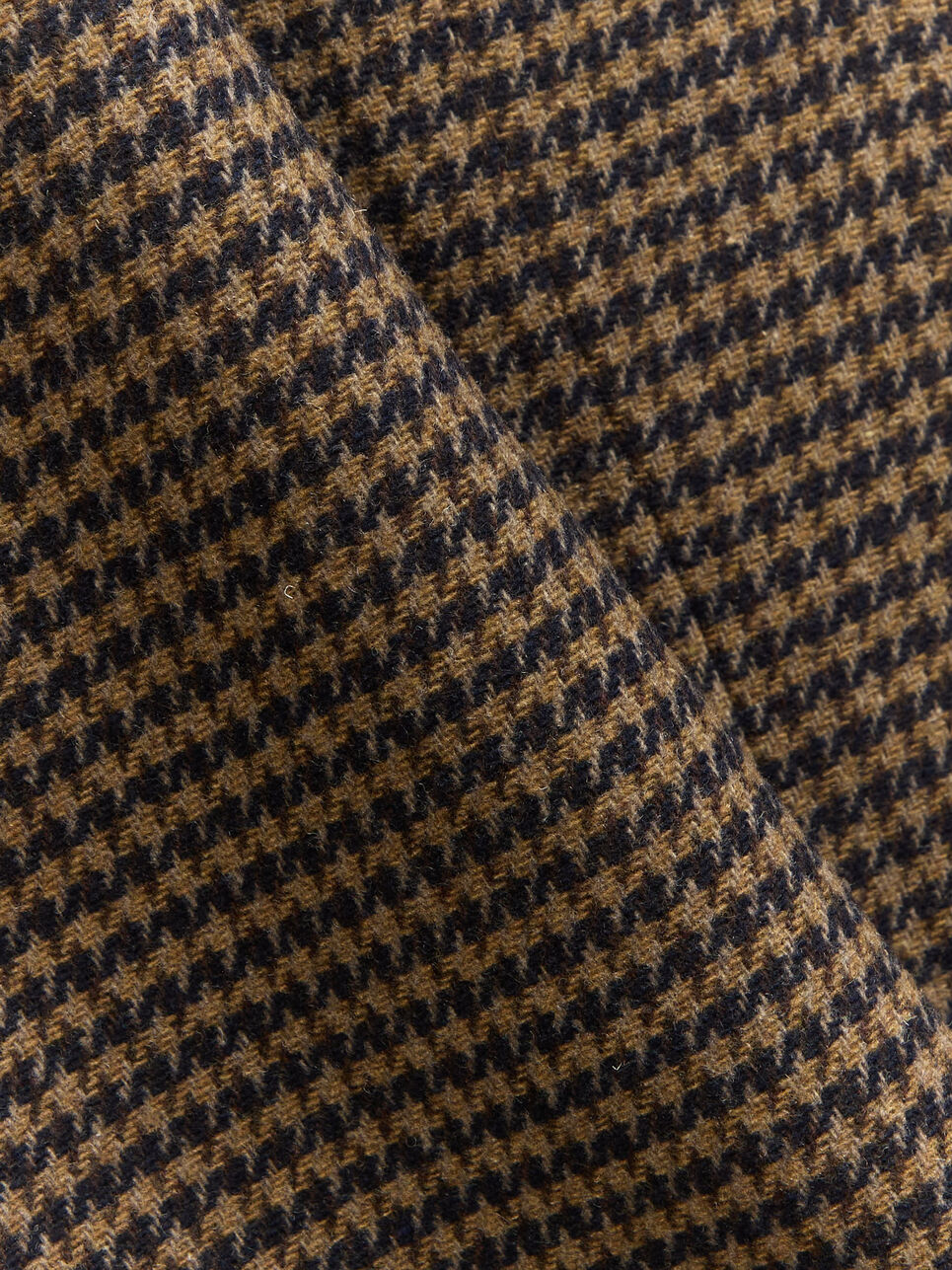 AMERICANA HOUNDSTOOTH TWIST