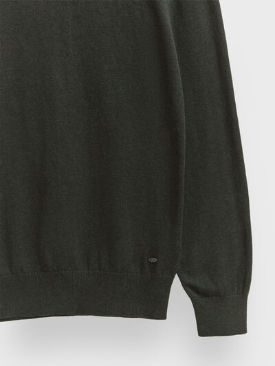 JERSEY ROLL COLLAR