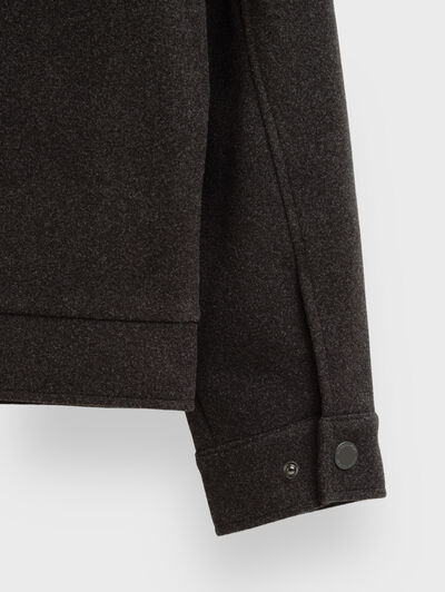 CAZADORA TRENKA GRIS