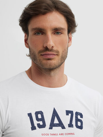 CAMISETA COLLEGE BLANCO