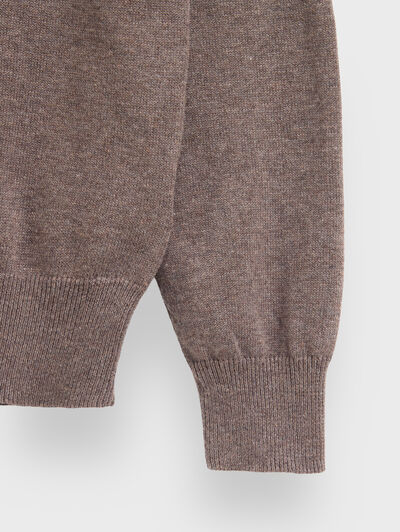 JERSEY V-NECK BASIC MARRÓN