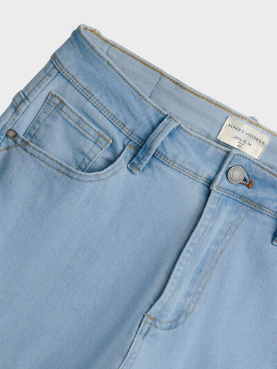DENIM SLIM BASICO CELESTE