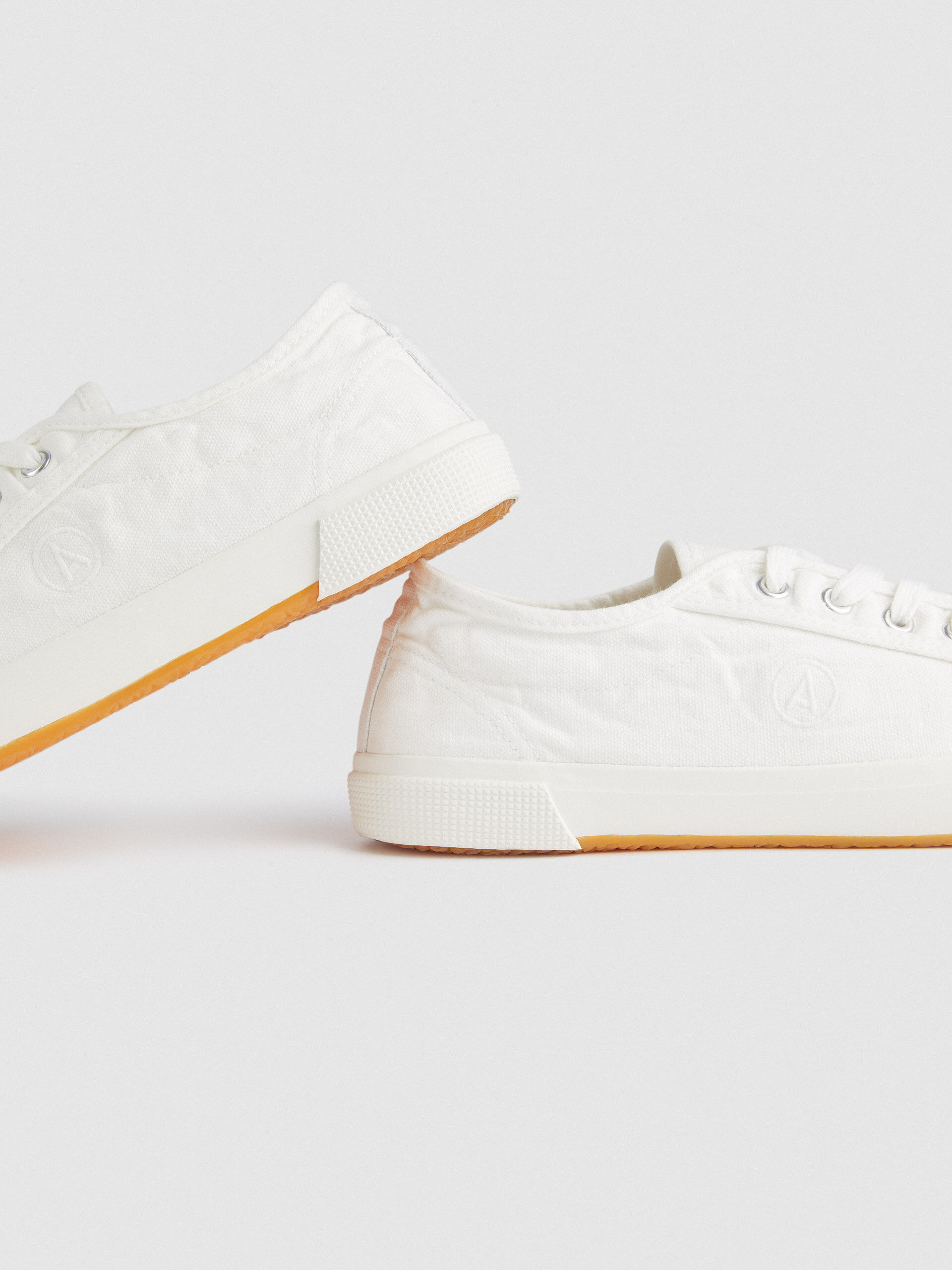 ZAPATILLAS CANVAS BLANCO
