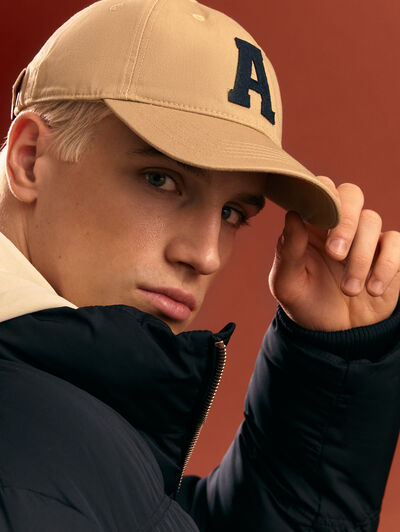 GORRA VARSITY CAMEL