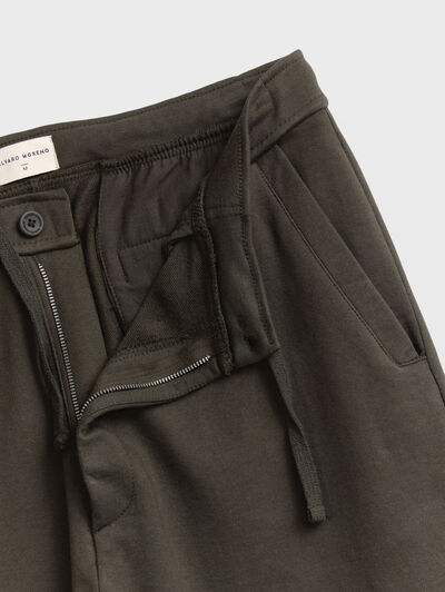 JOGGER CHINO PUNTO VERDE