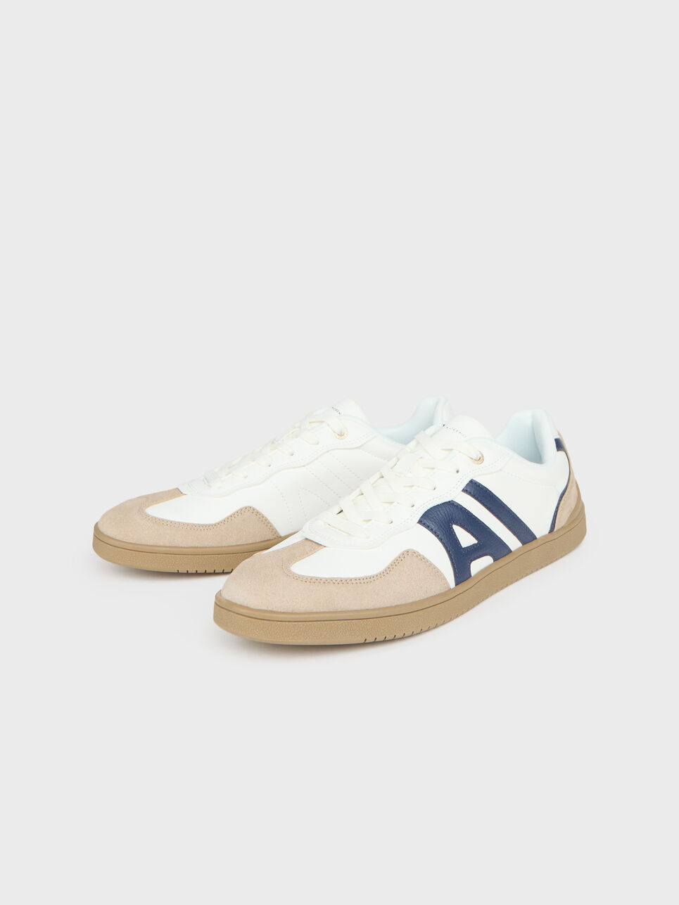 SNEAKERS BREAK