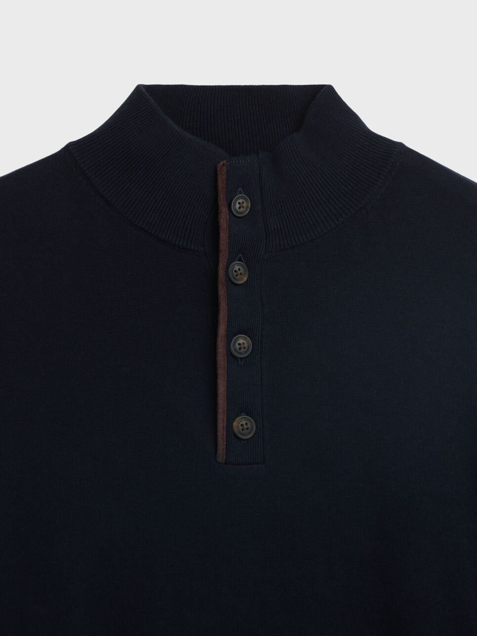 JERSEY BUTTON COLLAR