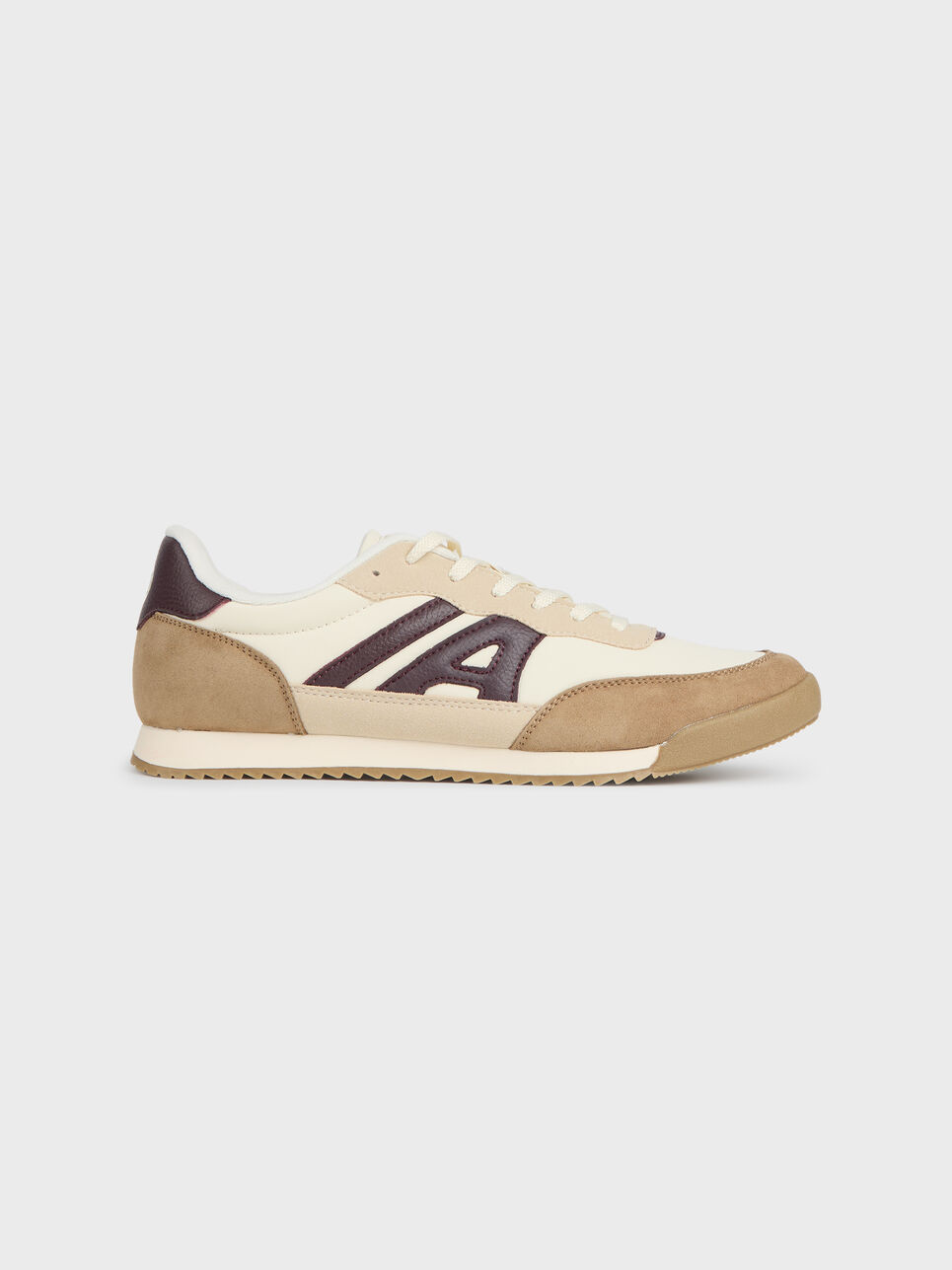 SNEAKERS SOCIETY