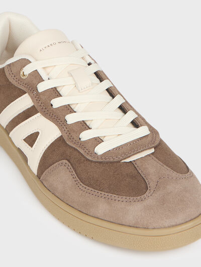 SNEAKERS STRAUSS MARR&Oacute;N