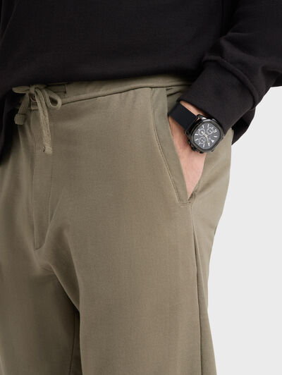 JOGGER CHINO PUNTO