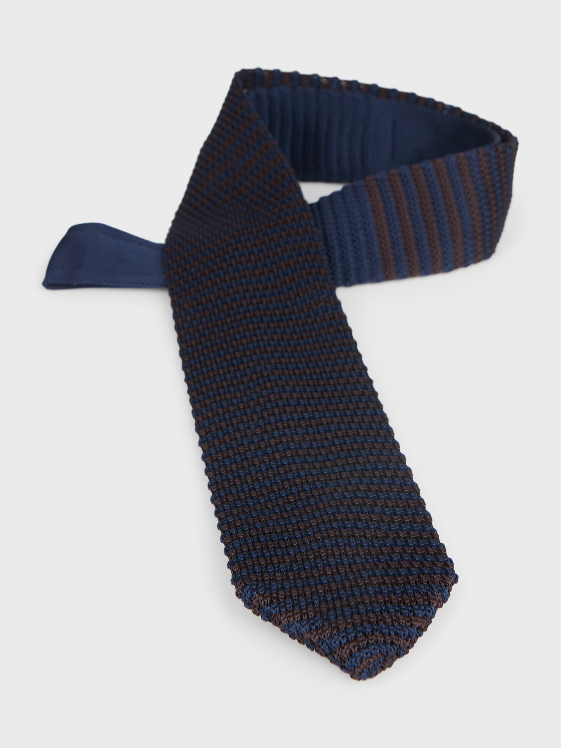 CORBATA PUNTO