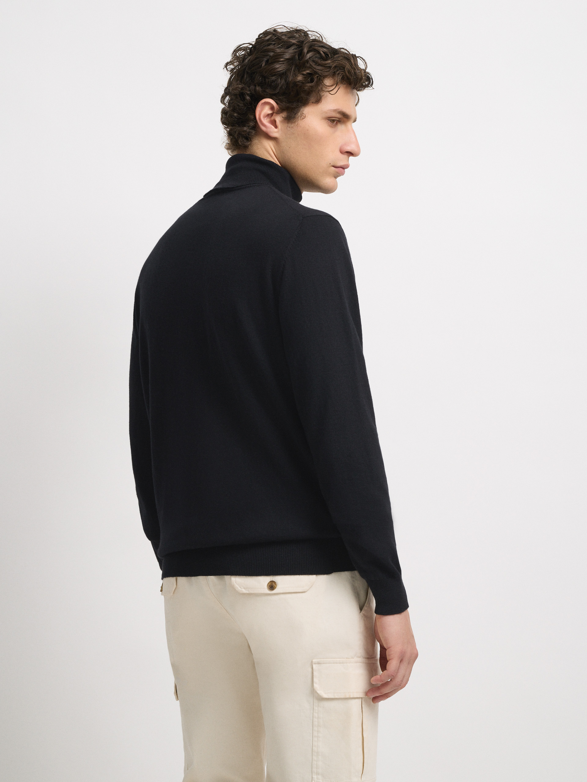 JERSEY ROLL COLLAR
