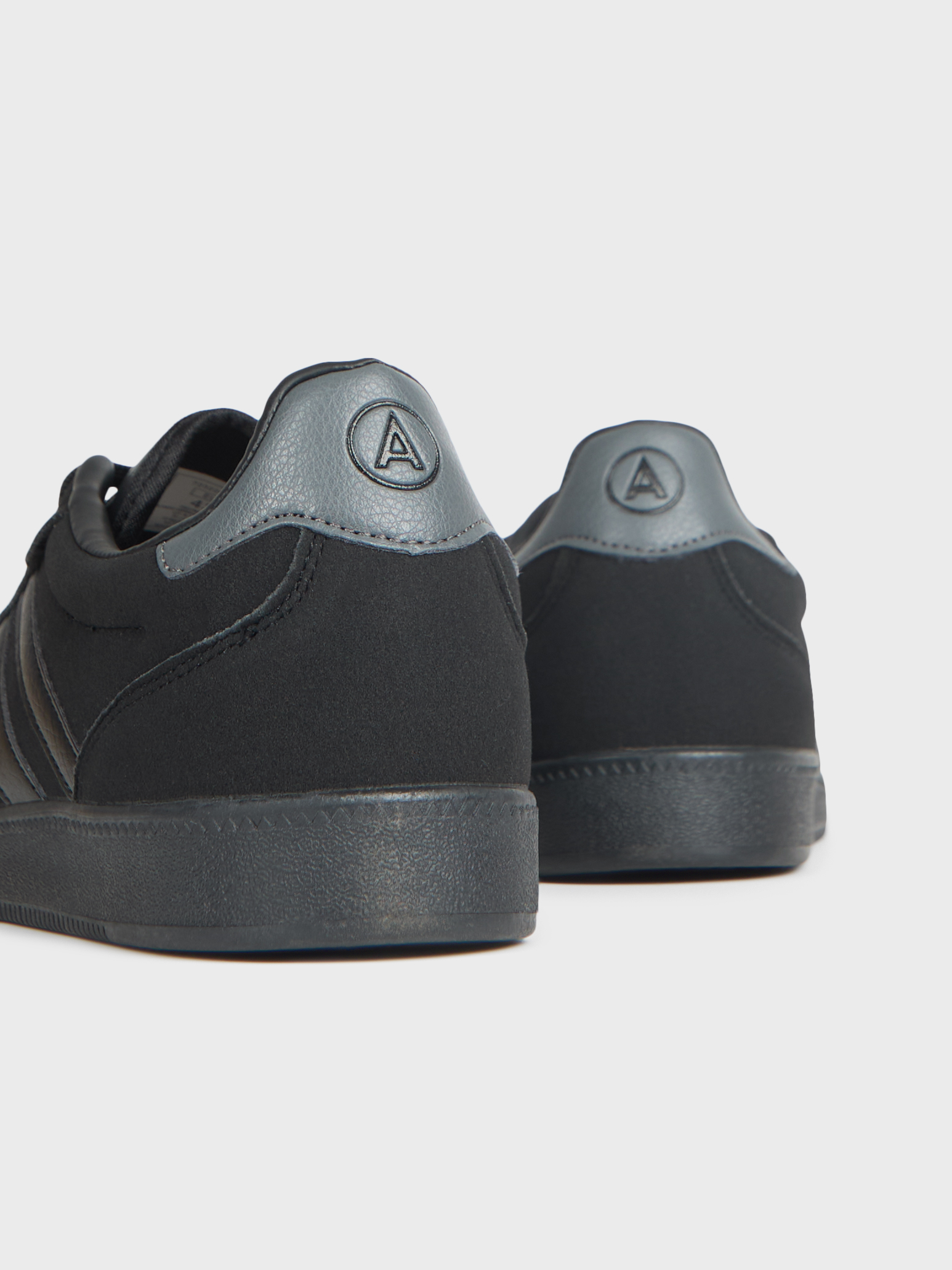 SNEAKERS ROGER