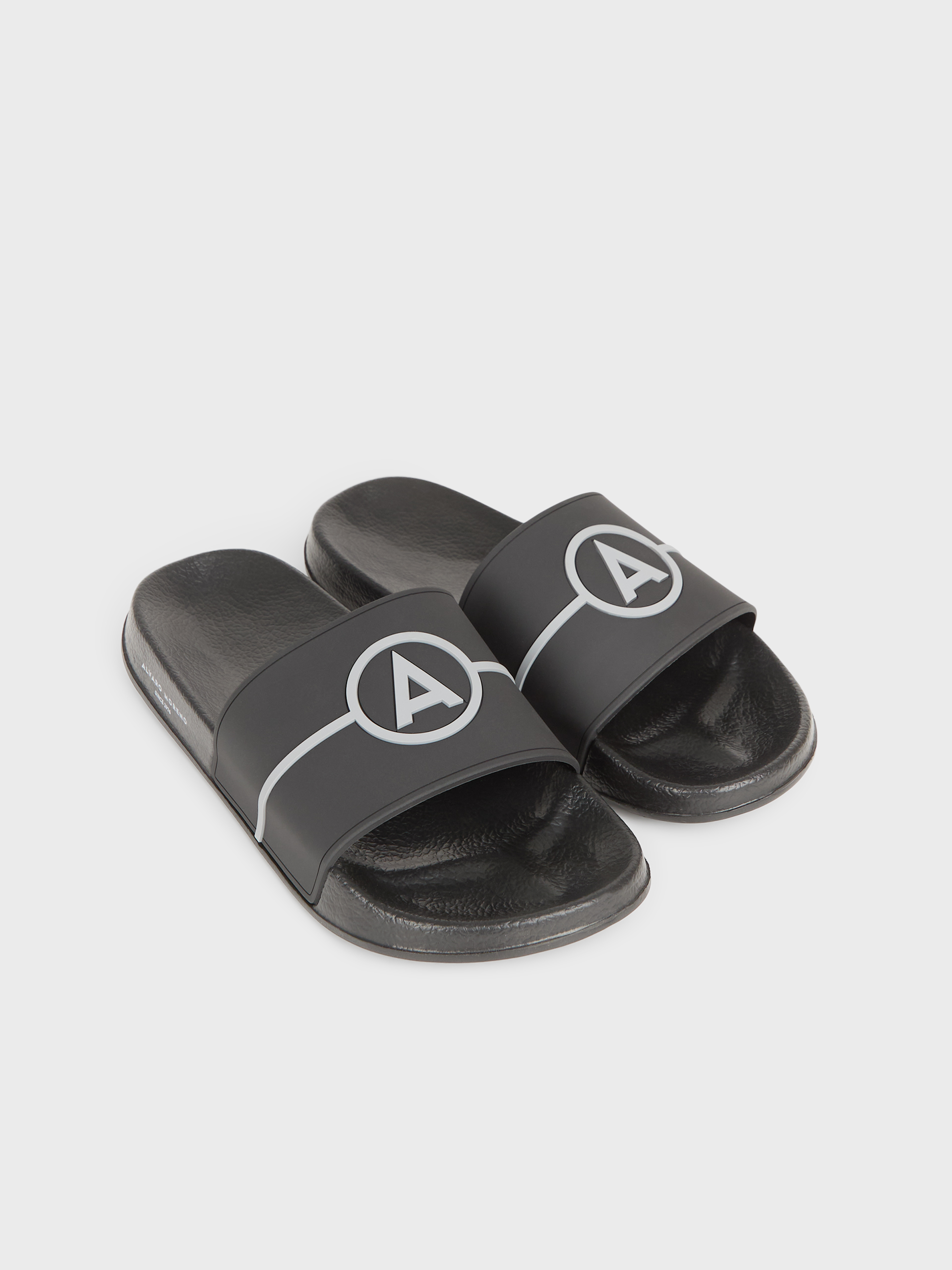 CHANCLAS LOGO NEGRO