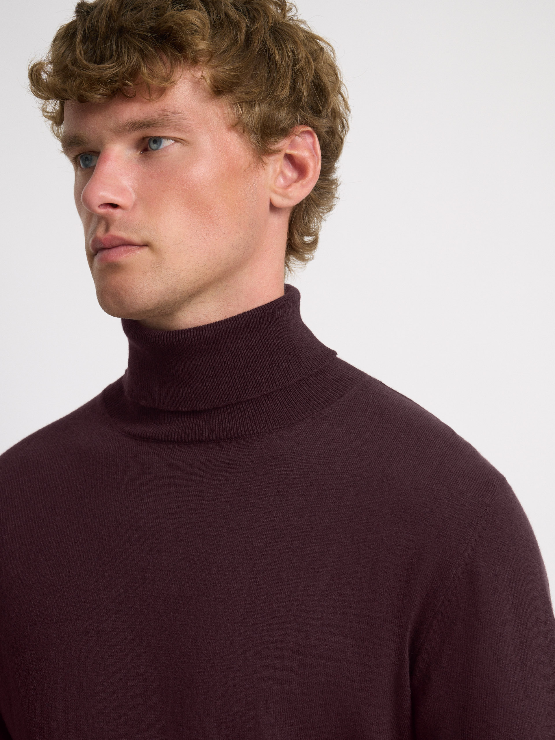 JERSEY ROLL COLLAR
