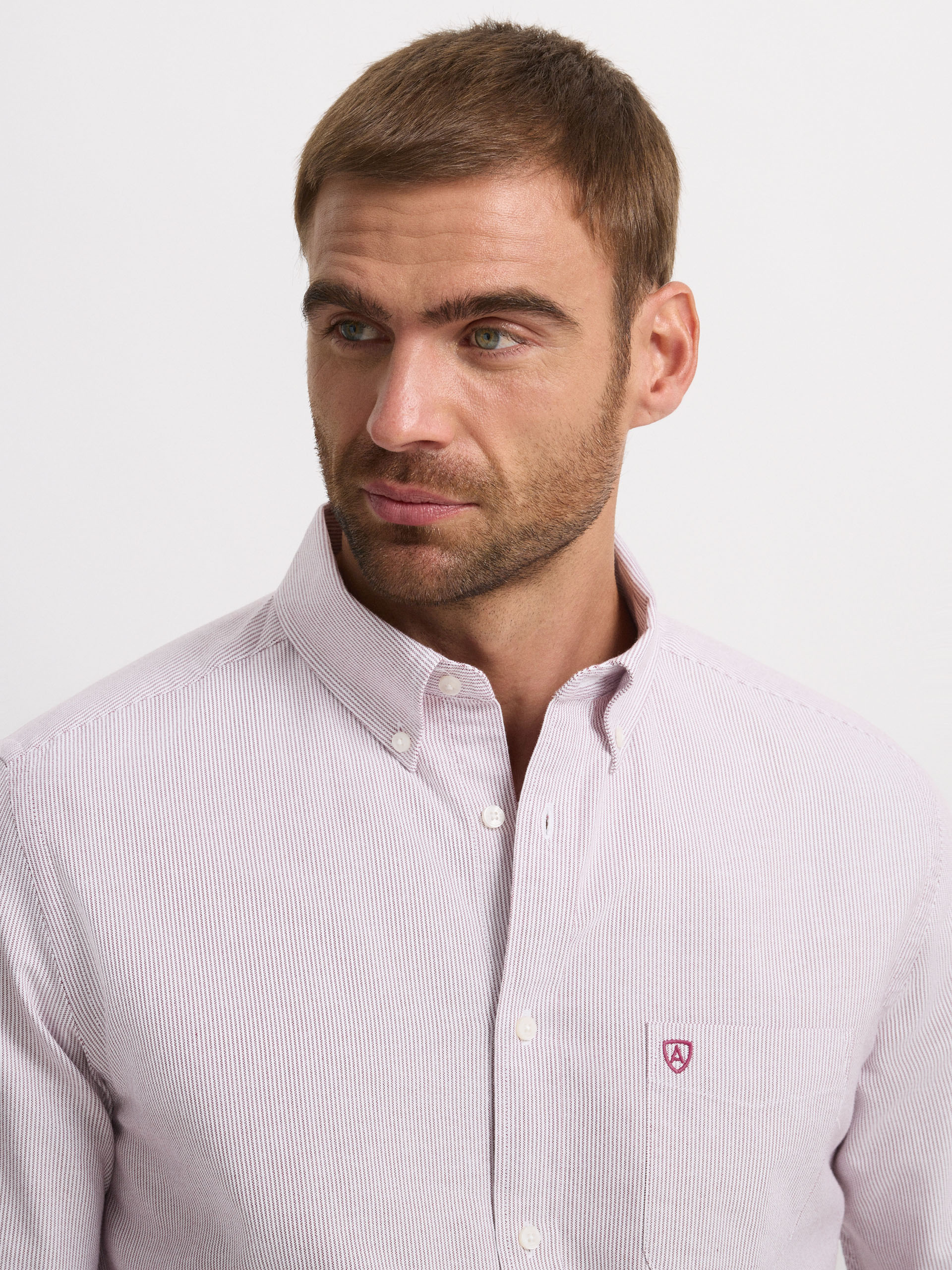 CAMISA MIL RAYAS POCKET BURDEOS