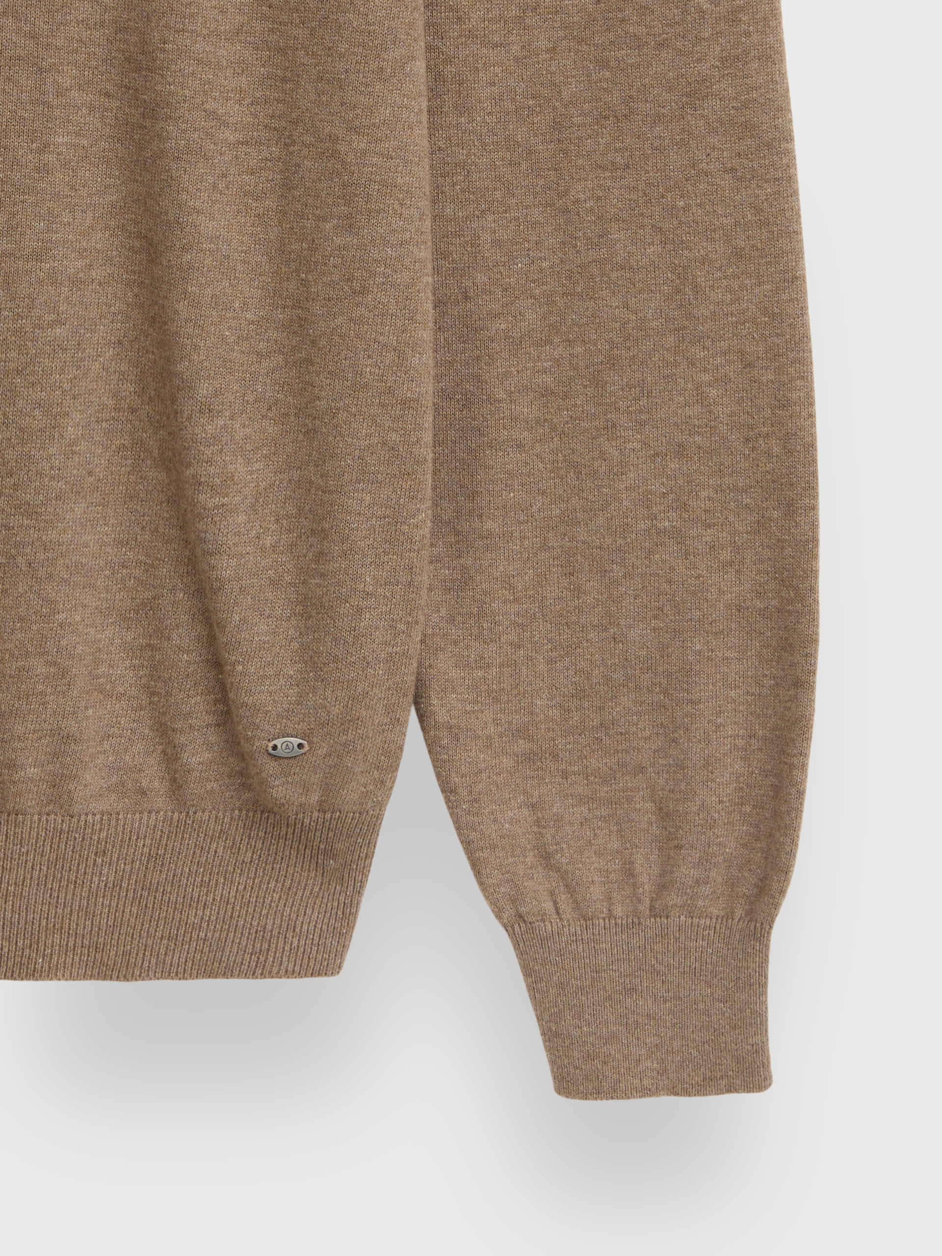 JERSEY BUTTON COLLAR