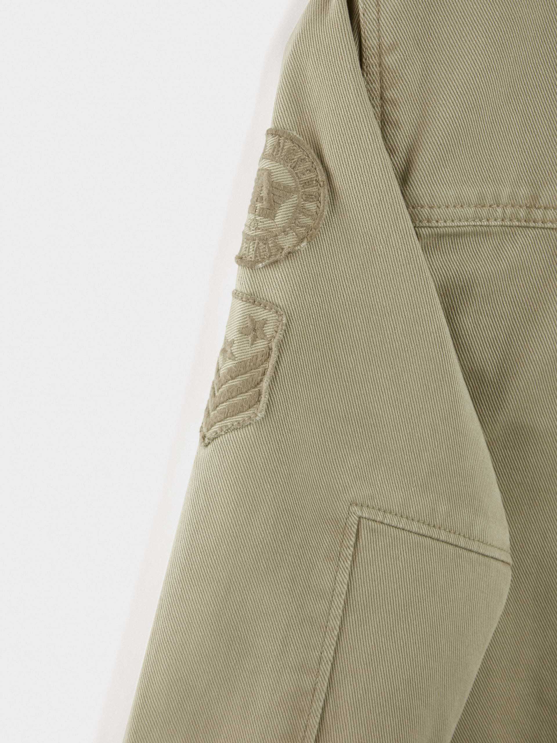 SOBRECAMISA DIVISION