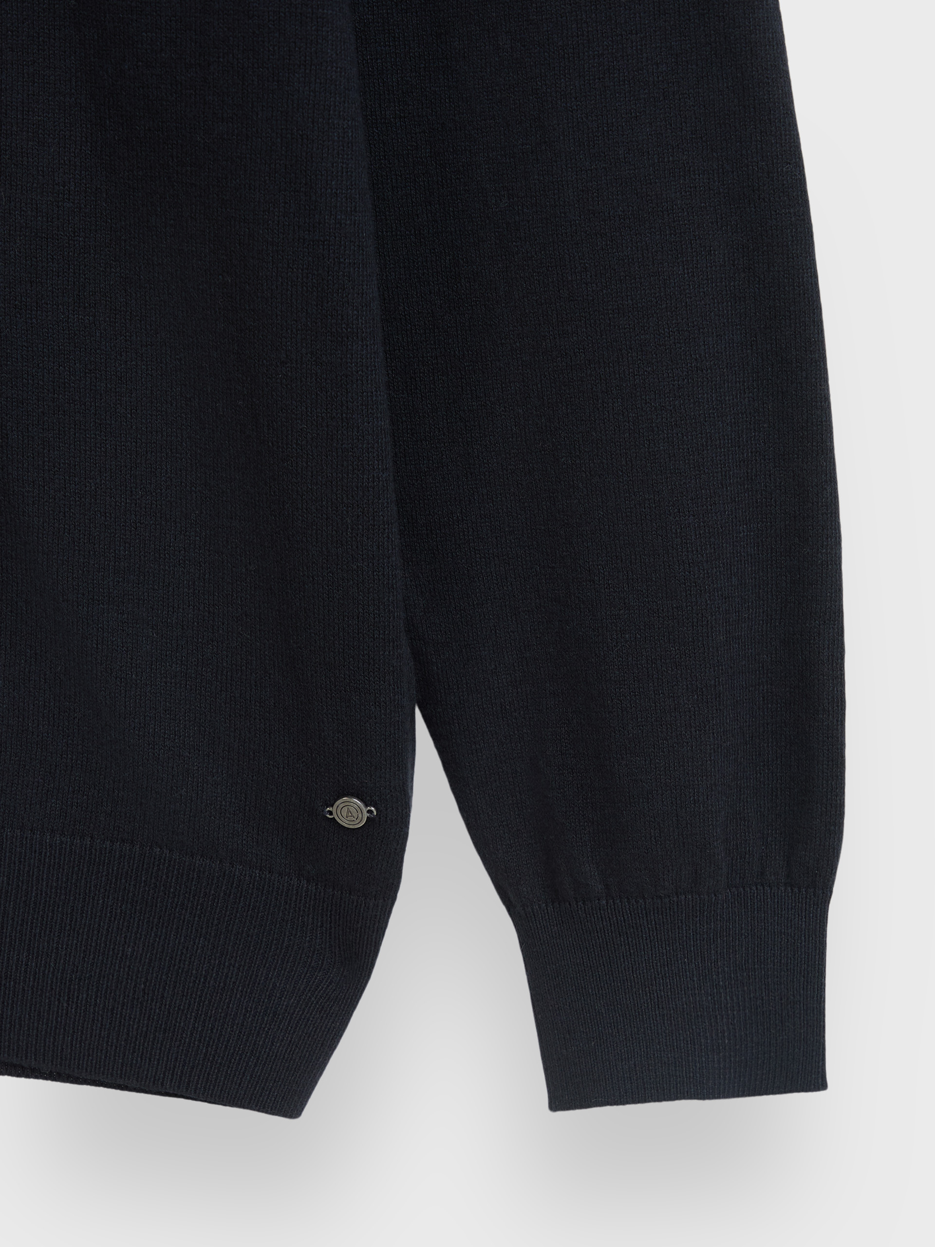 JERSEY ROLL COLLAR
