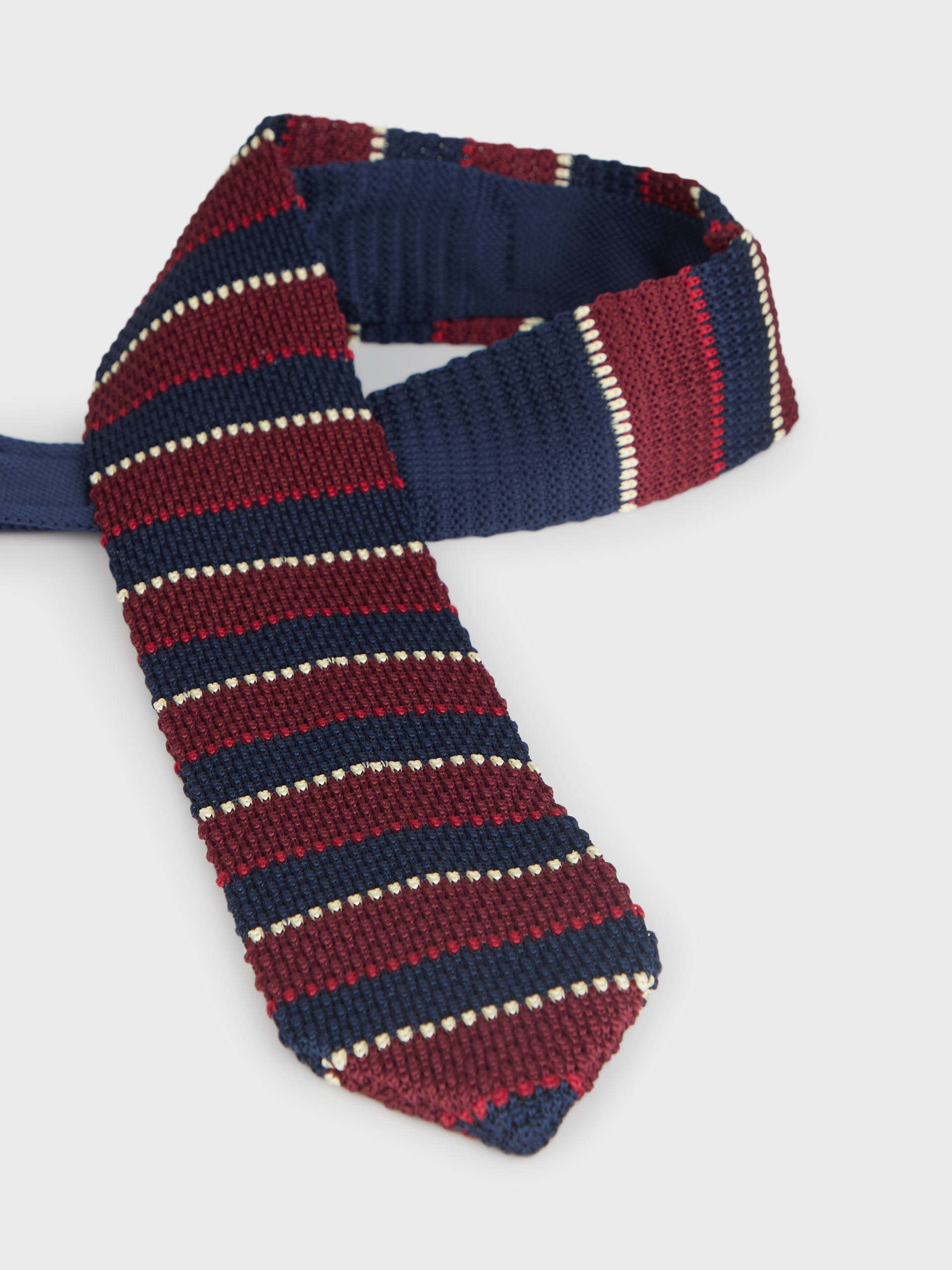 CORBATA PUNTO