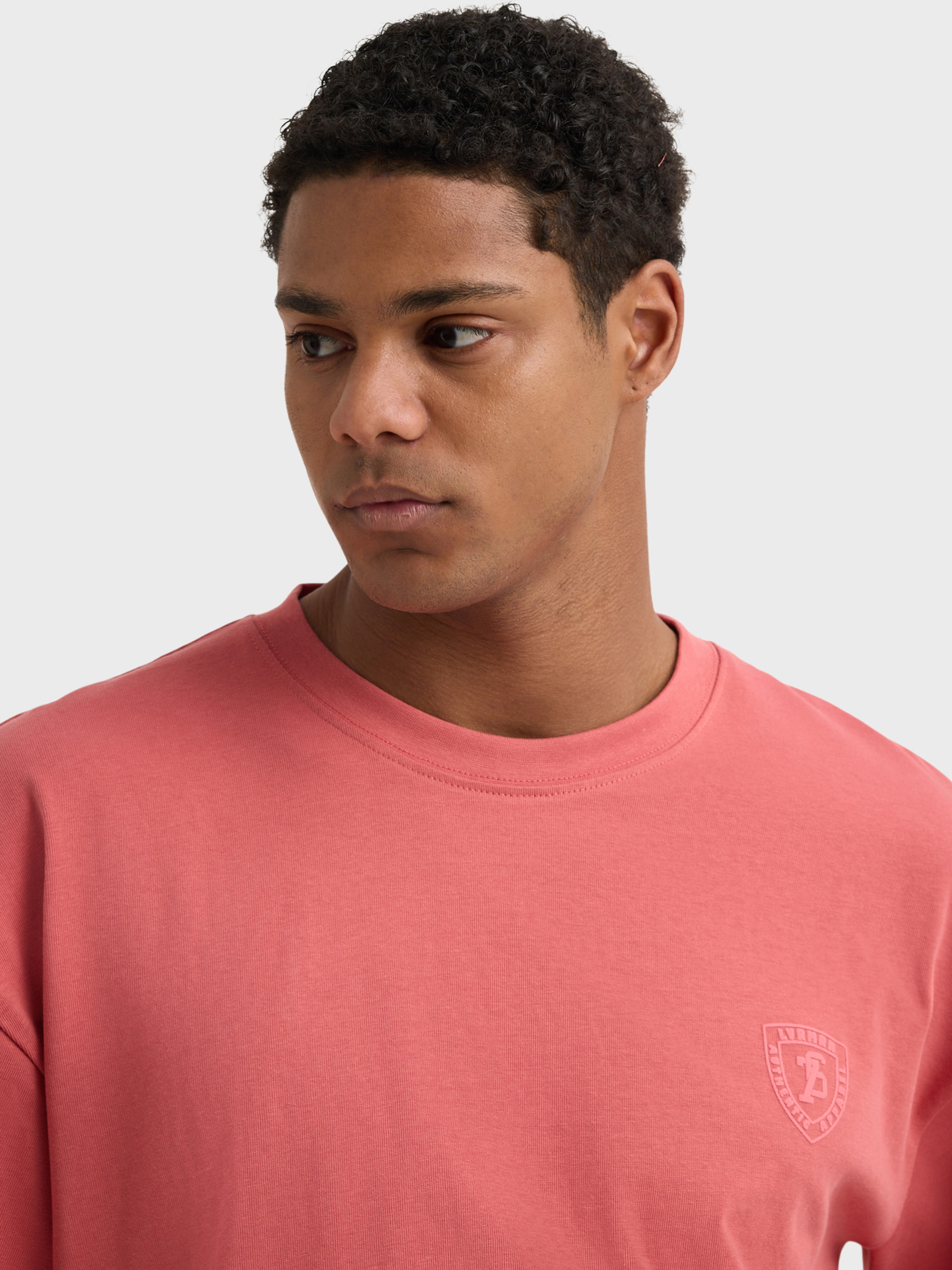 CAMISETA VARSITY