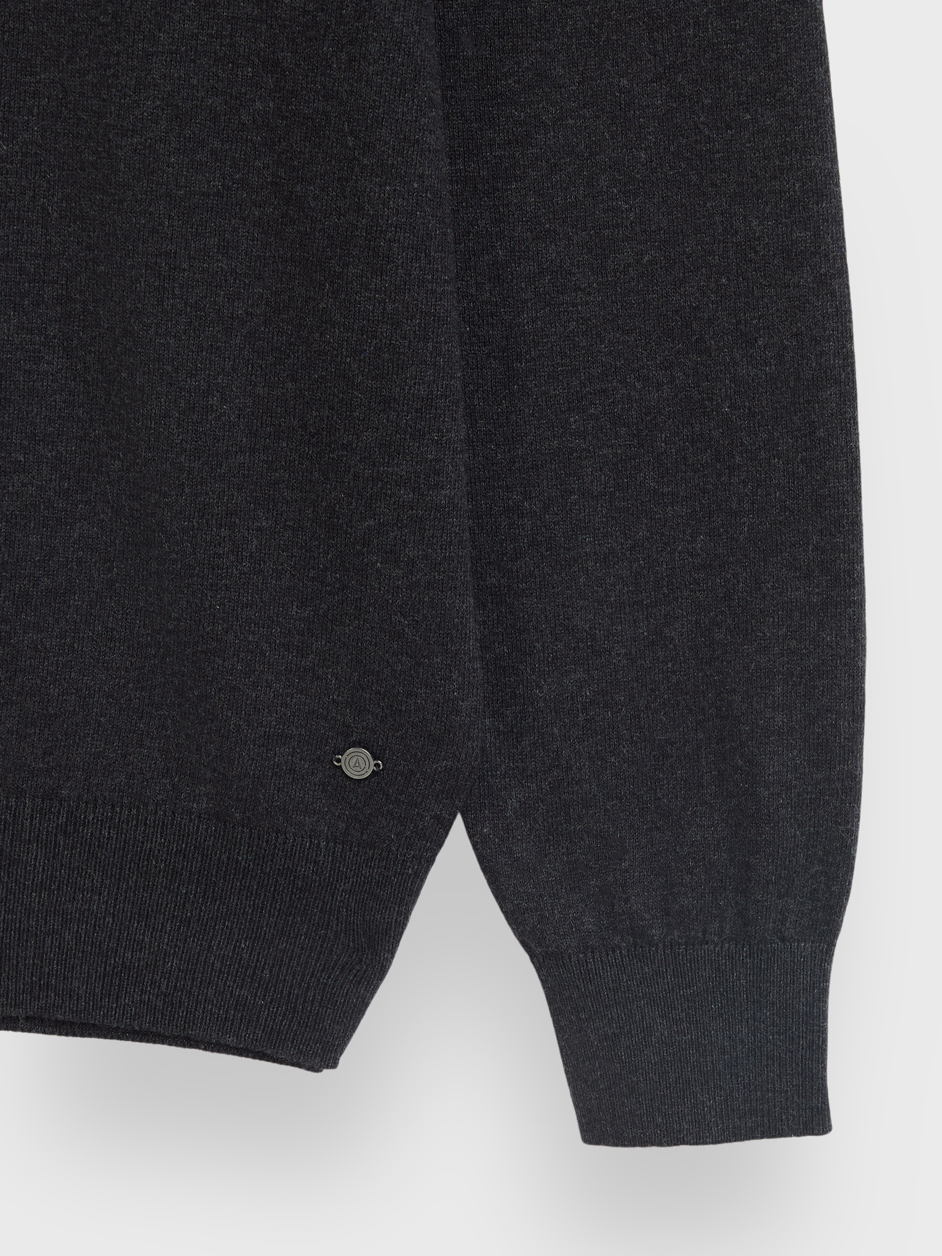 JERSEY ROLL COLLAR