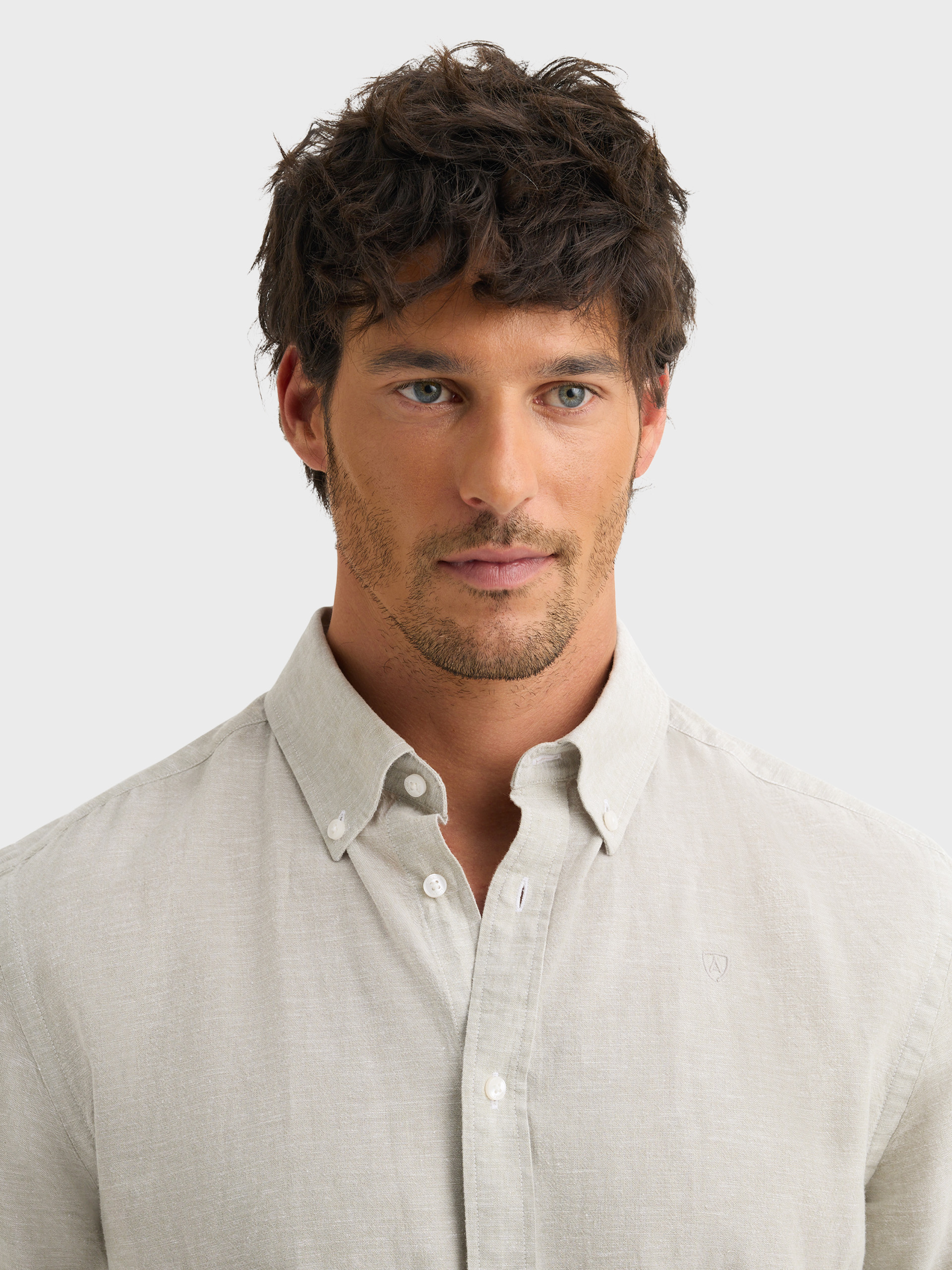 CAMISA LINO C.BOTON VERDE