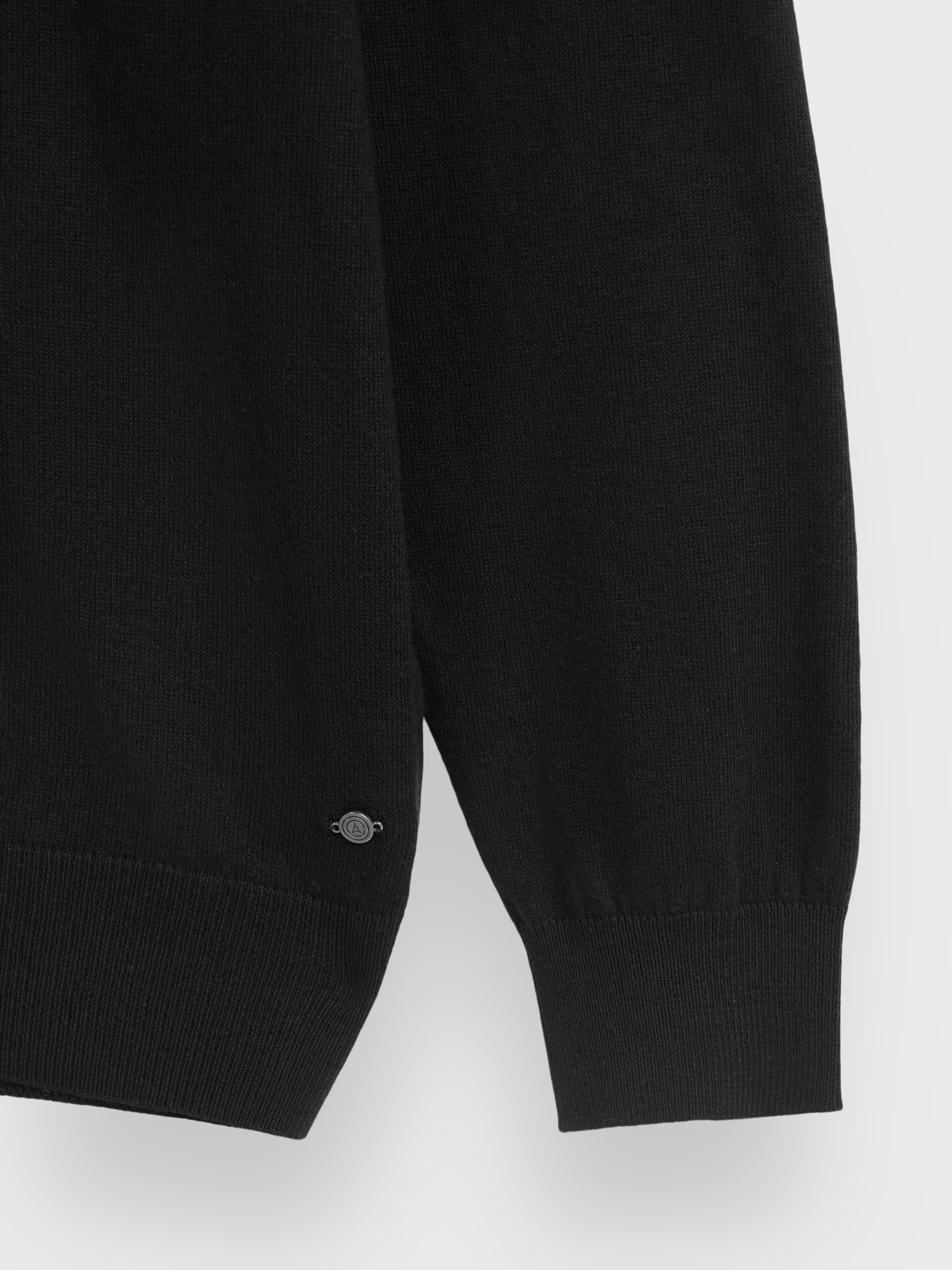 JERSEY ROLL COLLAR