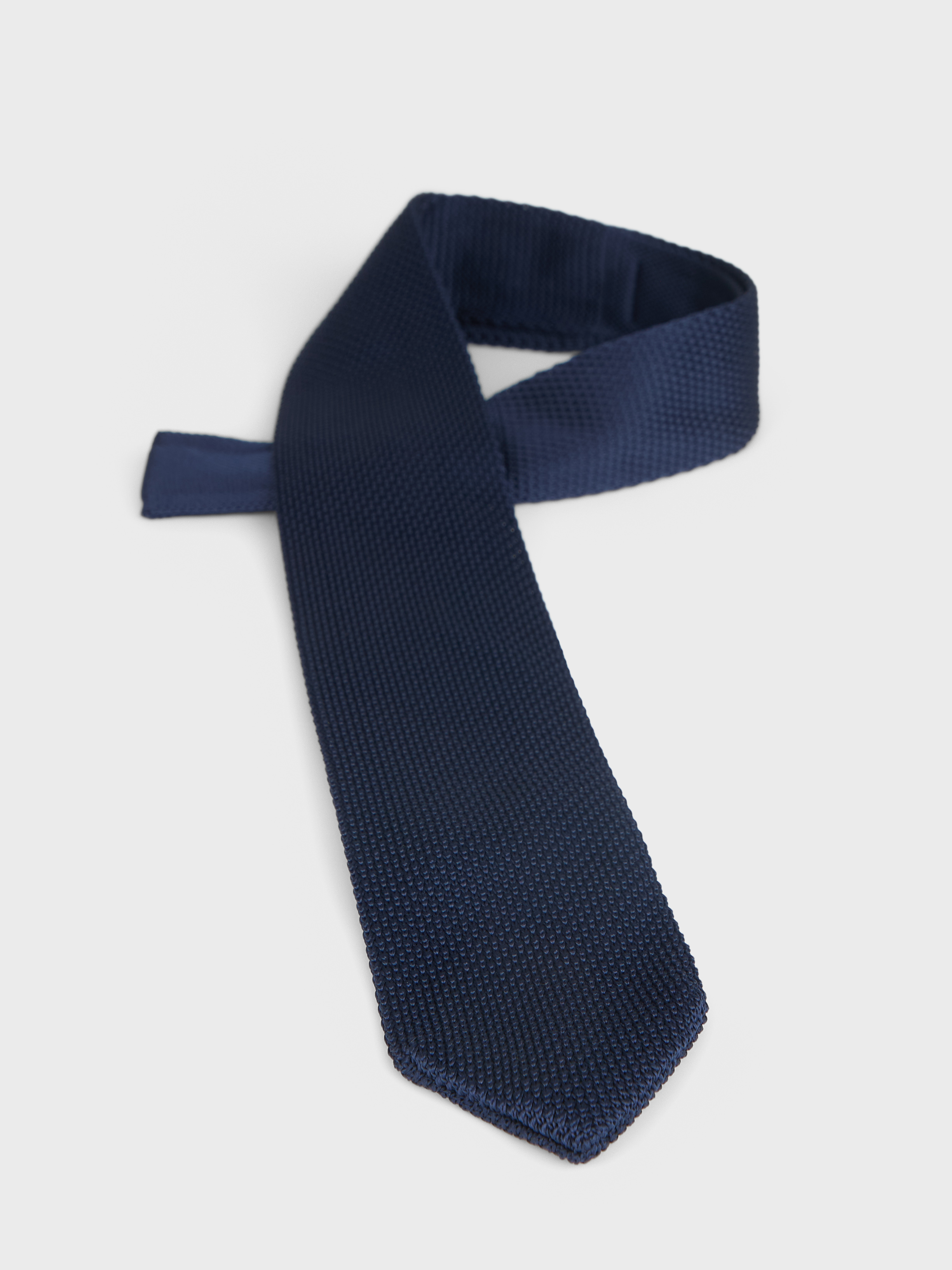 CORBATA PUNTO