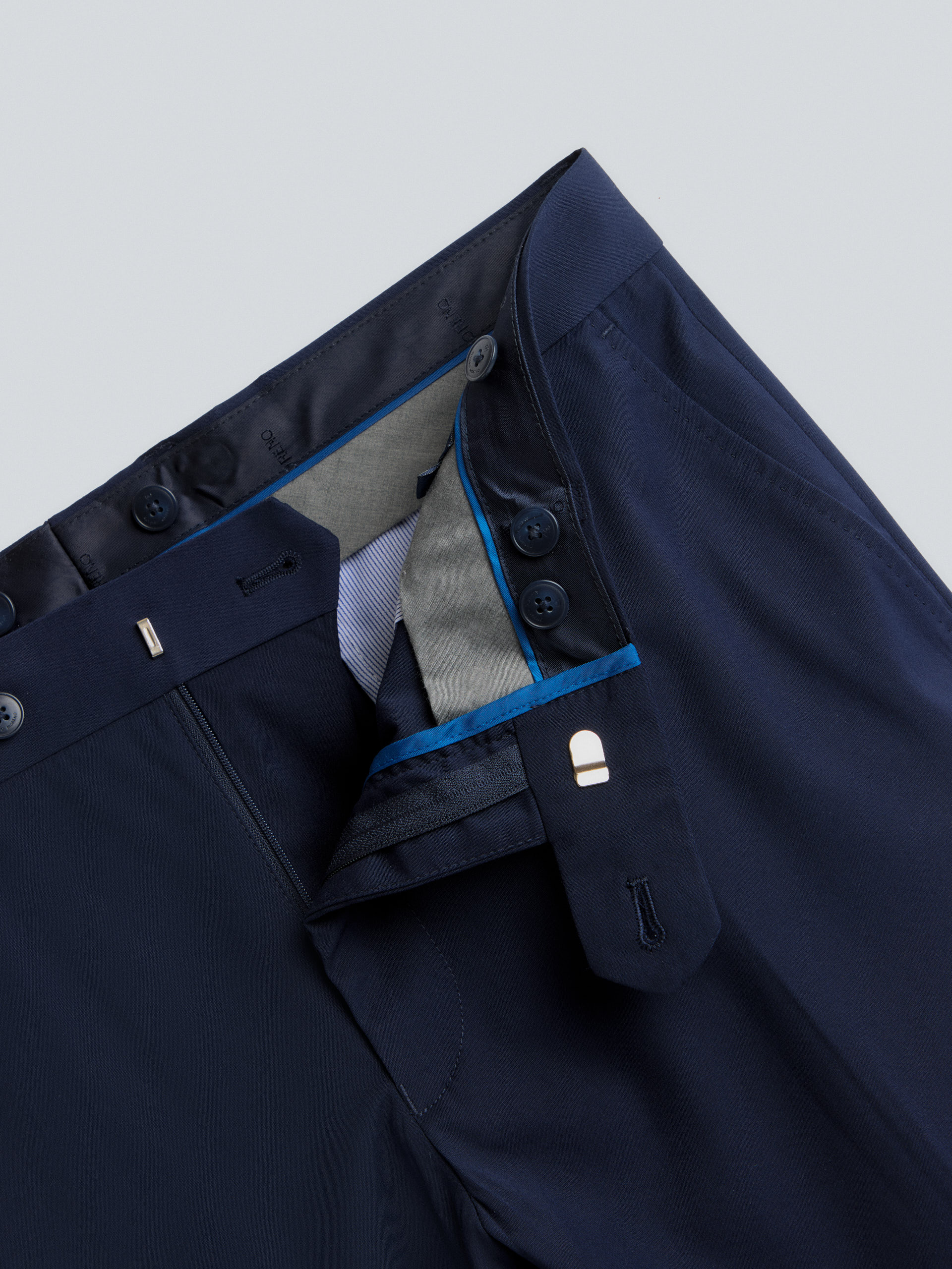 PANTALON PLAIN SLIM PANTALON PLAIN SLIM