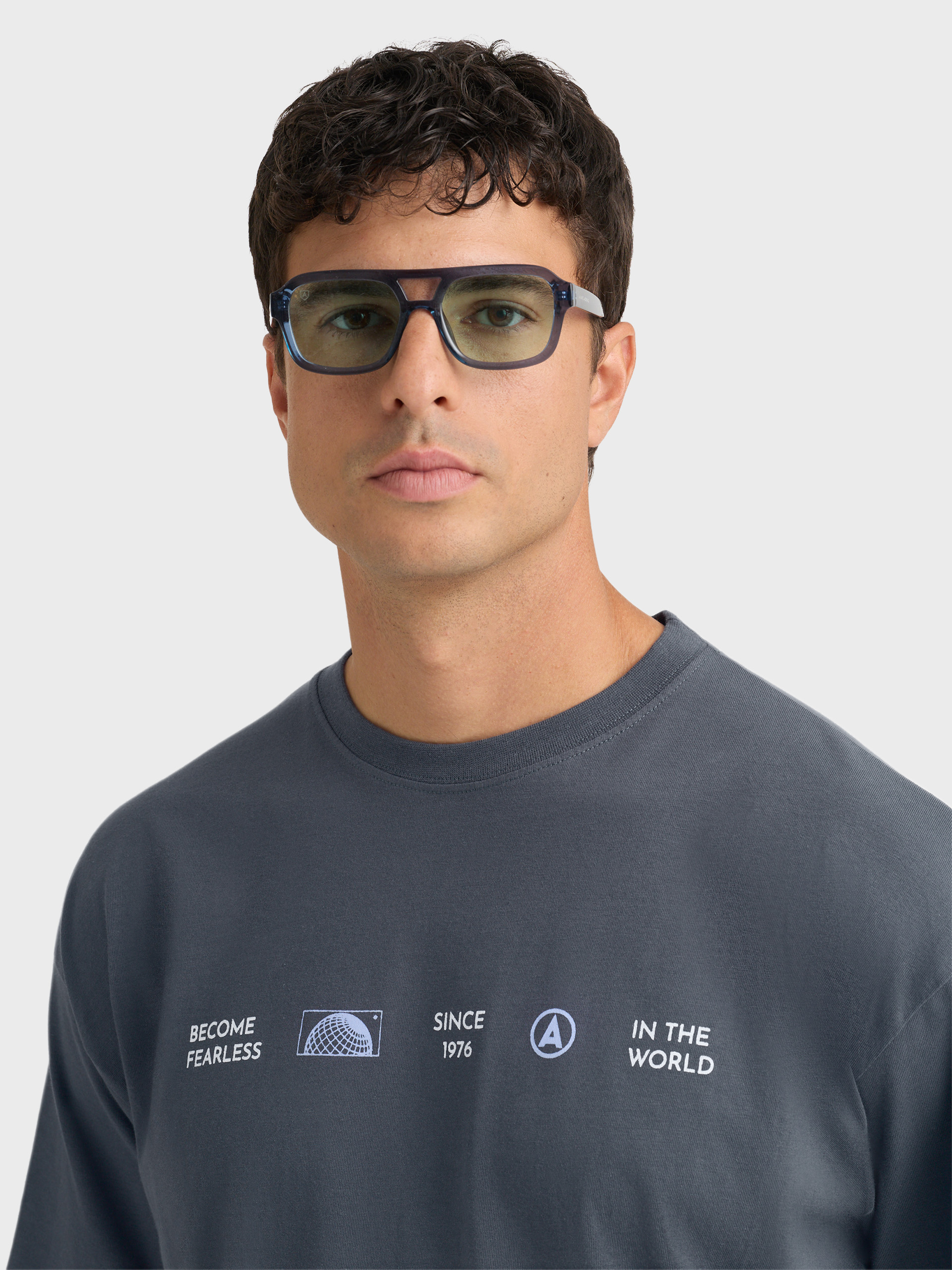 CAMISETA WORLD