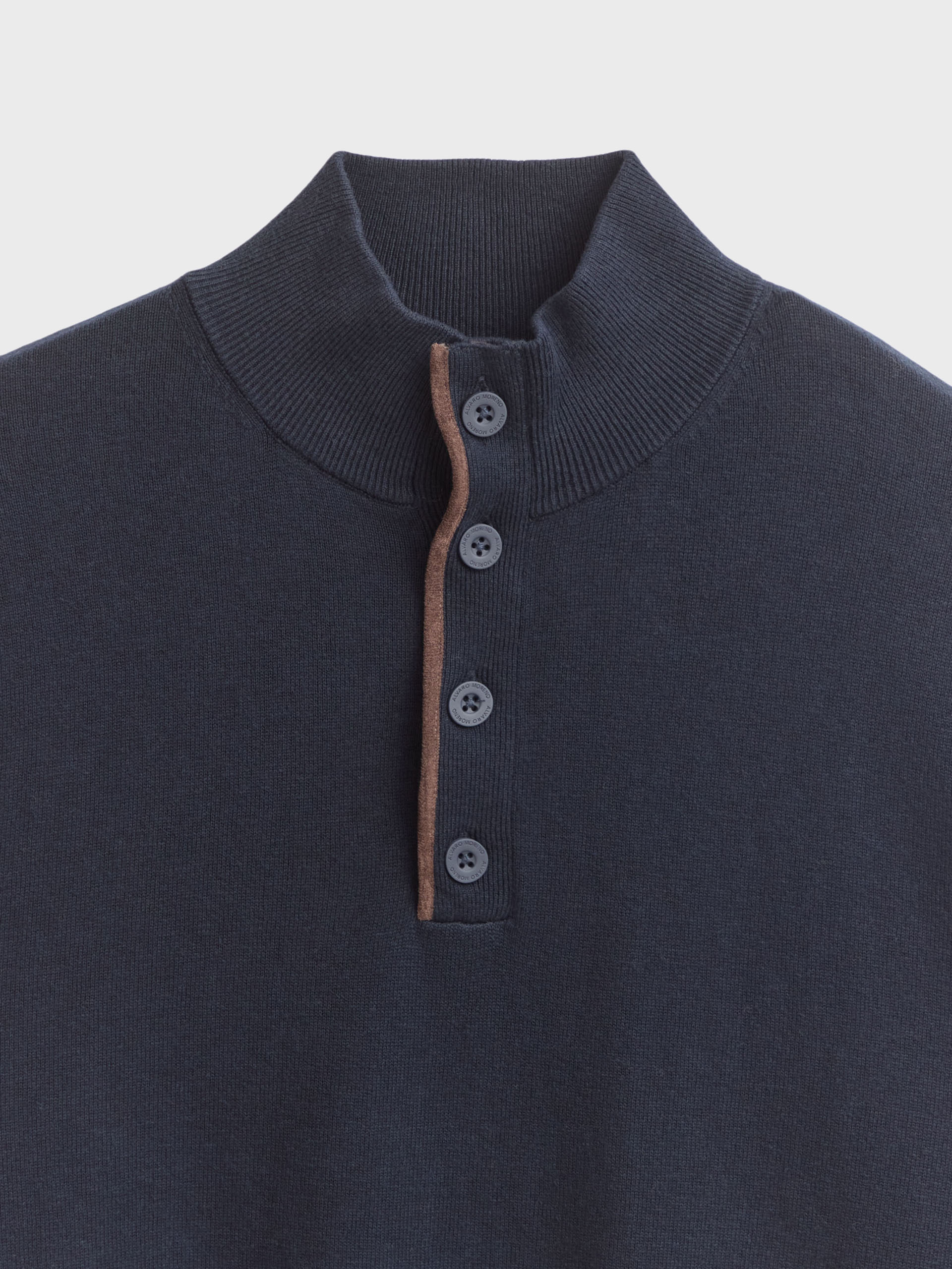 JERSEY BUTTON COLLAR