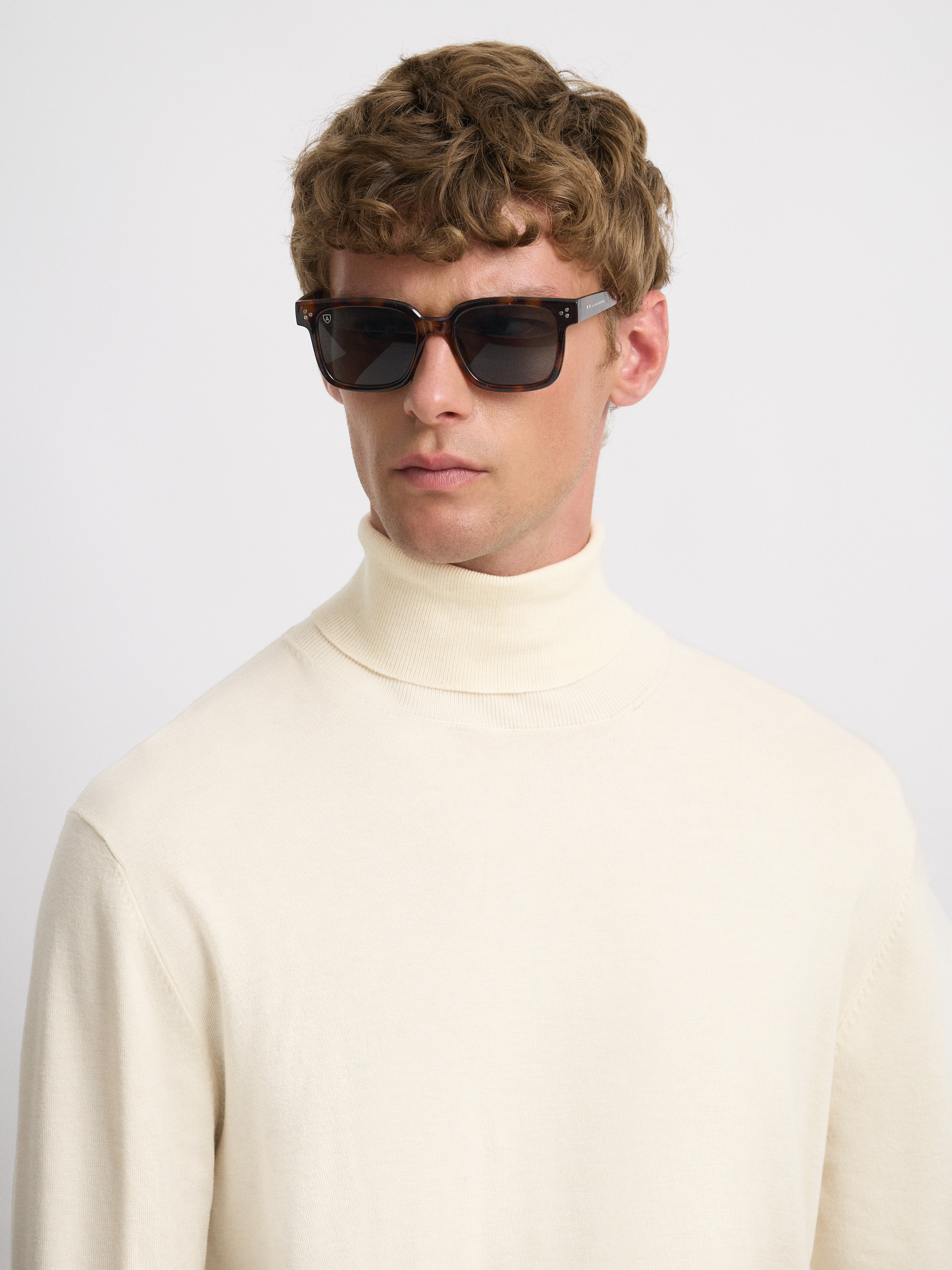 JERSEY CUELLO VUELTO