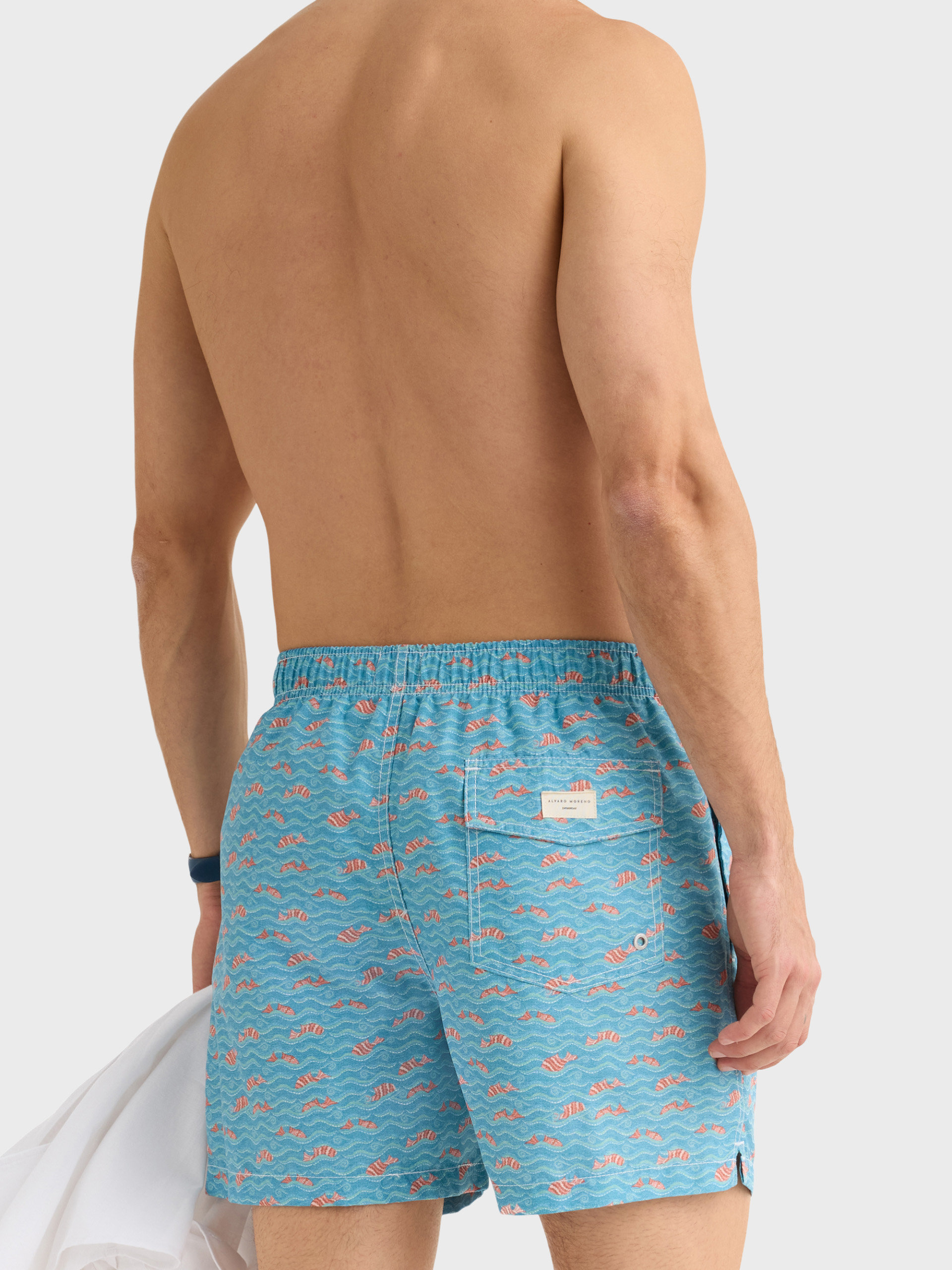 BA&Ntilde;ADOR WAVES