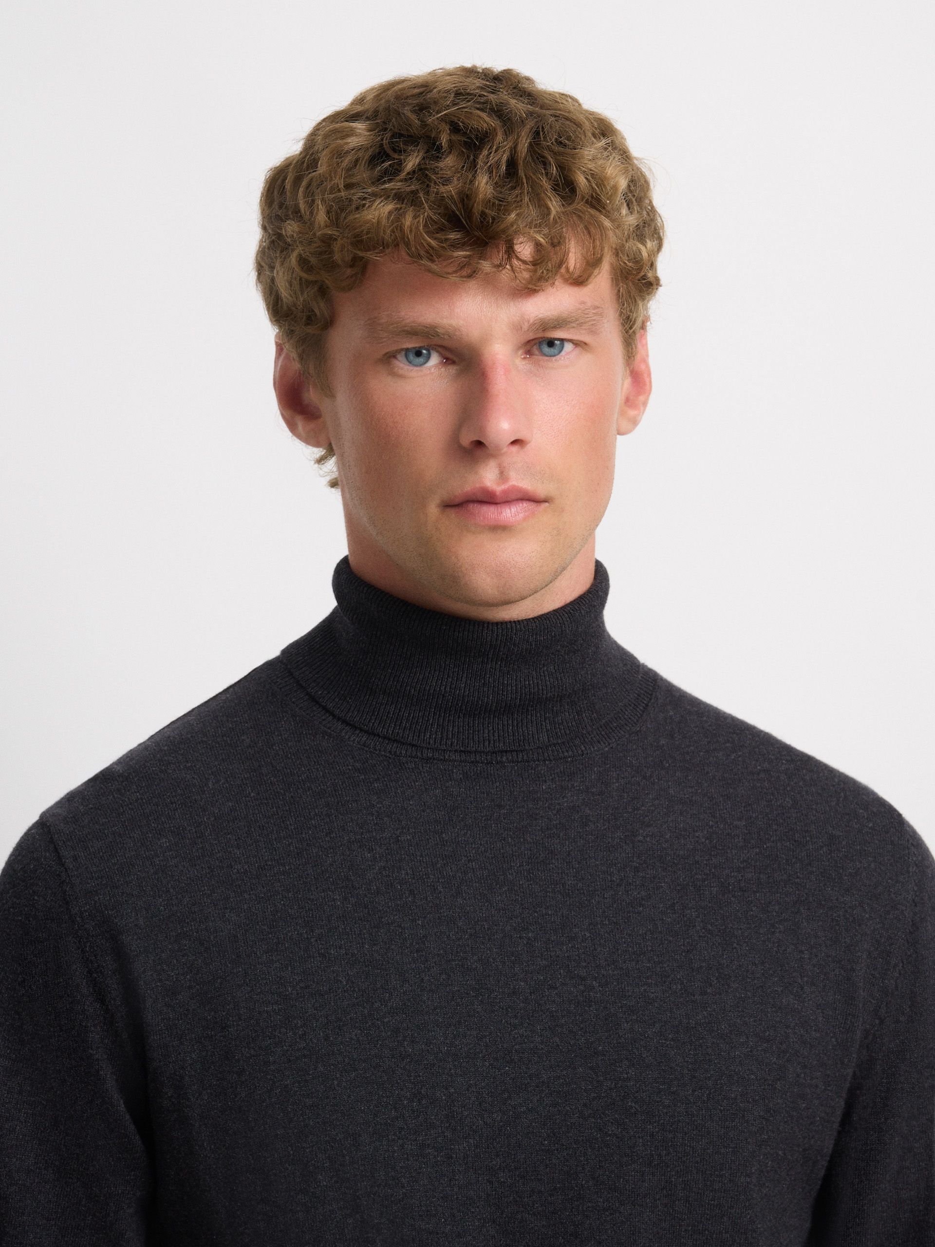 JERSEY ROLL COLLAR