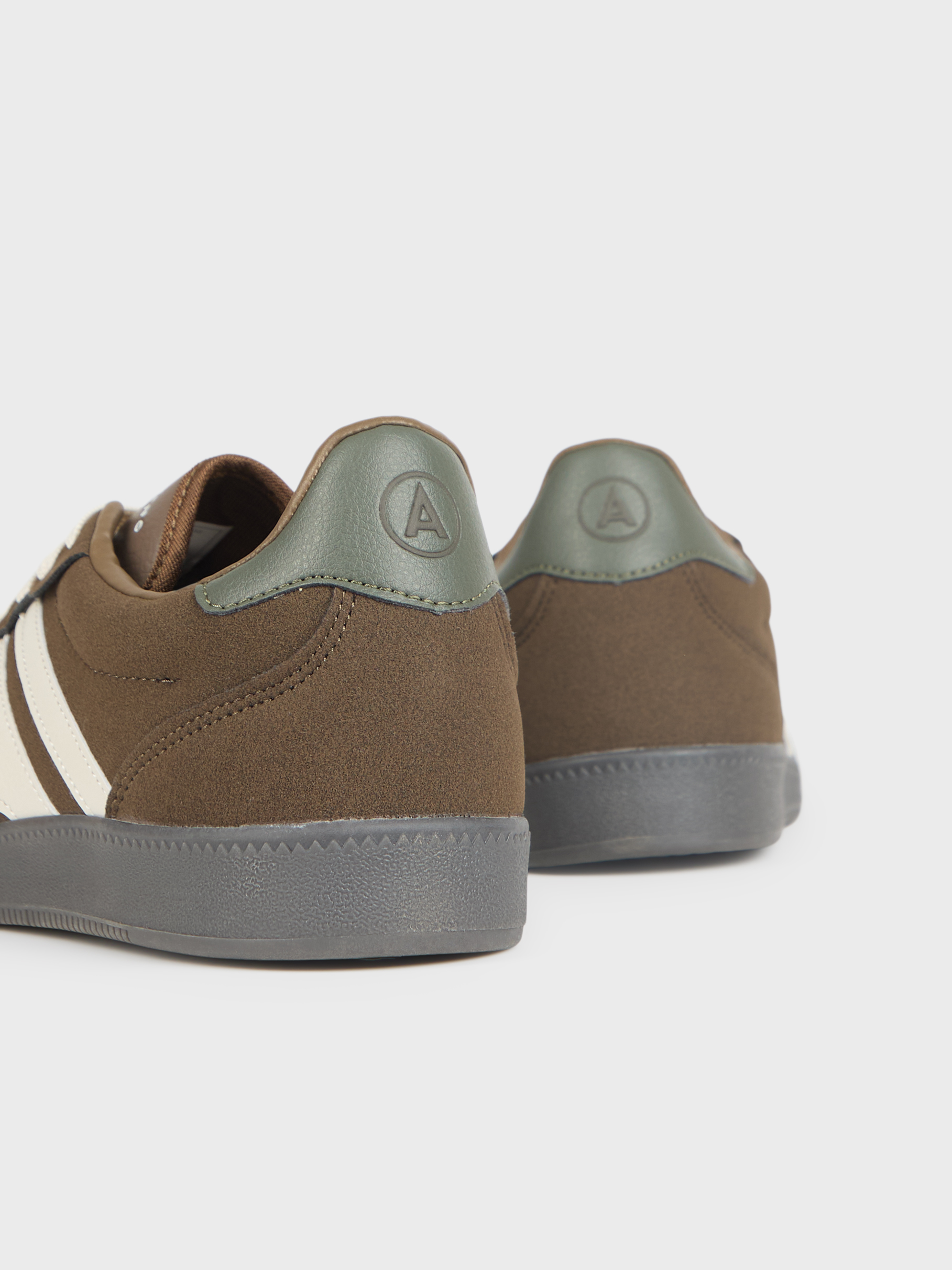 SNEAKERS ROGER