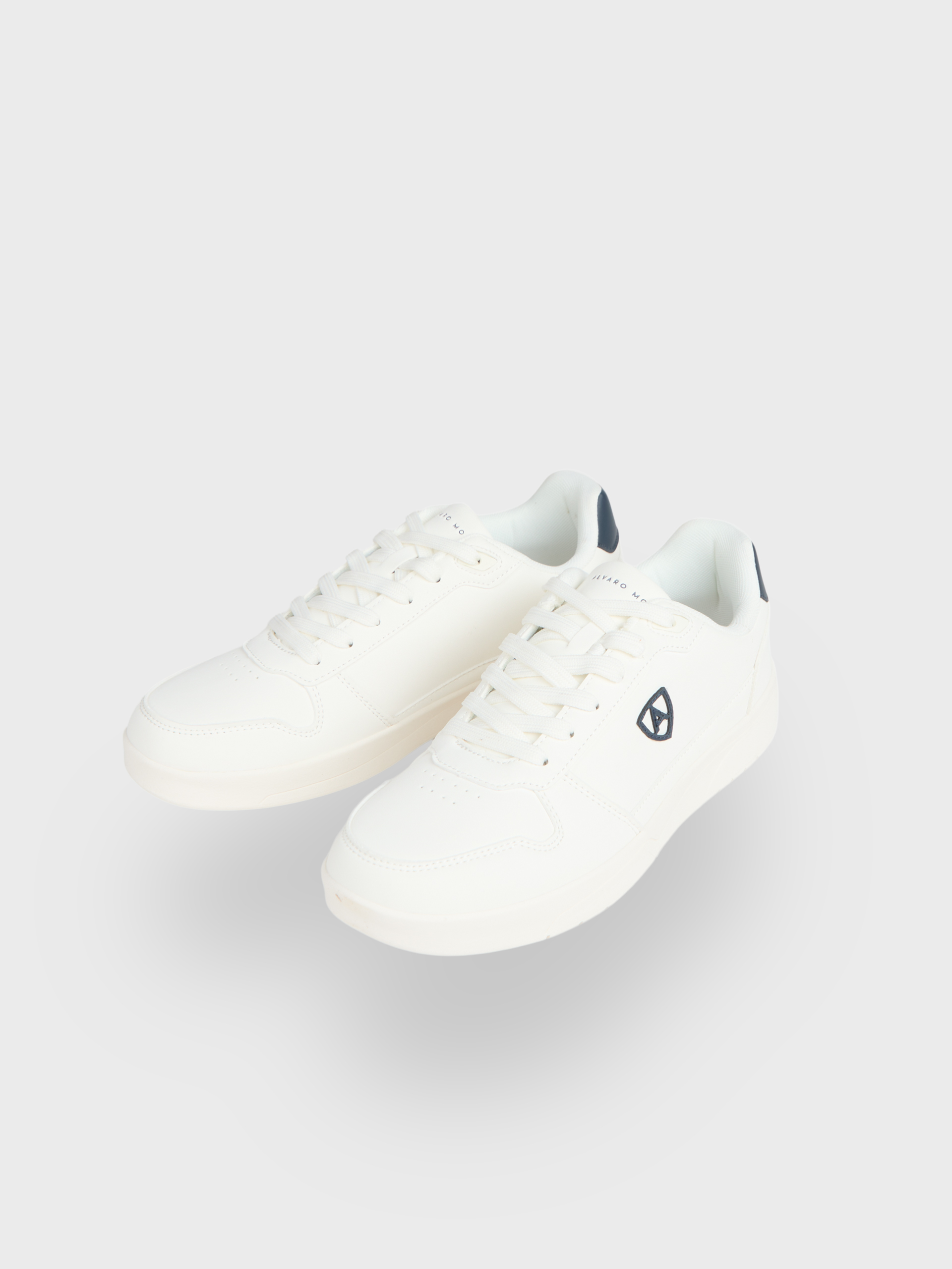 SNEAKERS LION