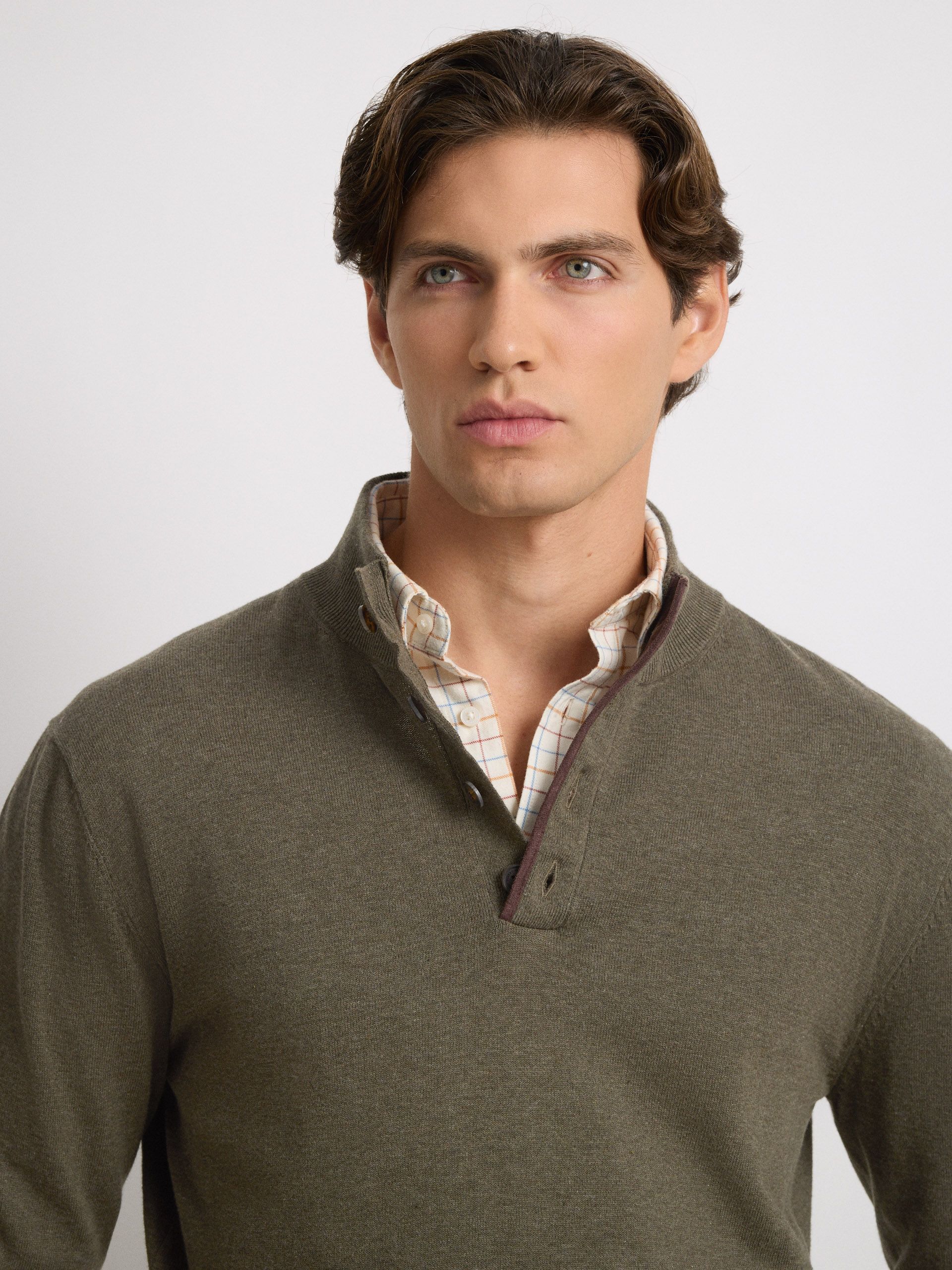 JERSEY BUTTON COLLAR