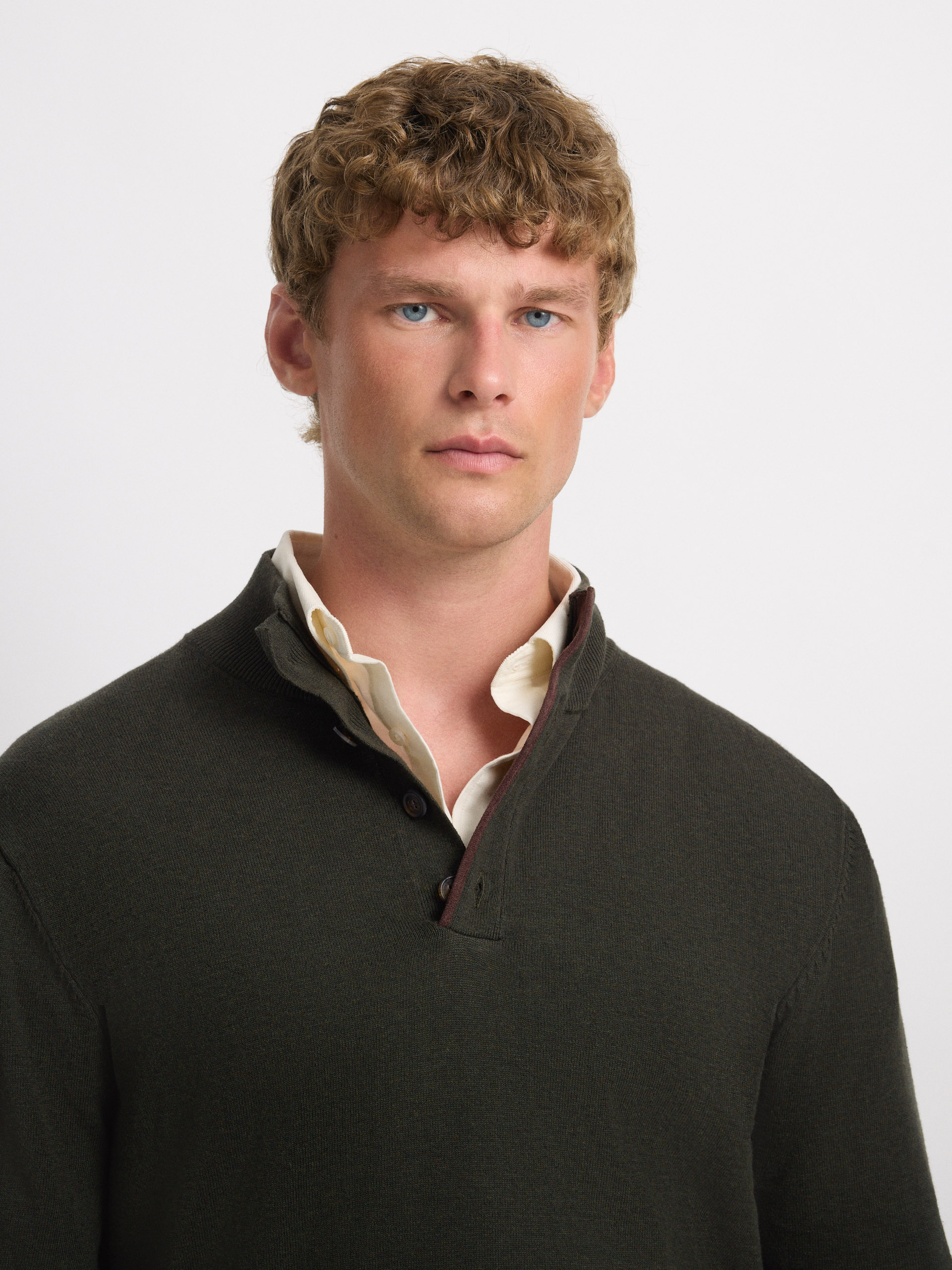 JERSEY BUTTON COLLAR