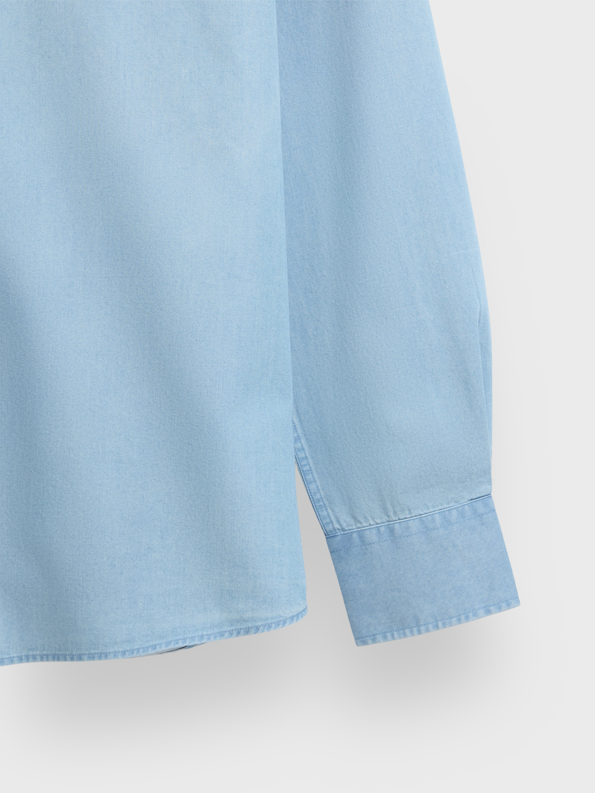 CAMISA DENIM BOLSILLOS