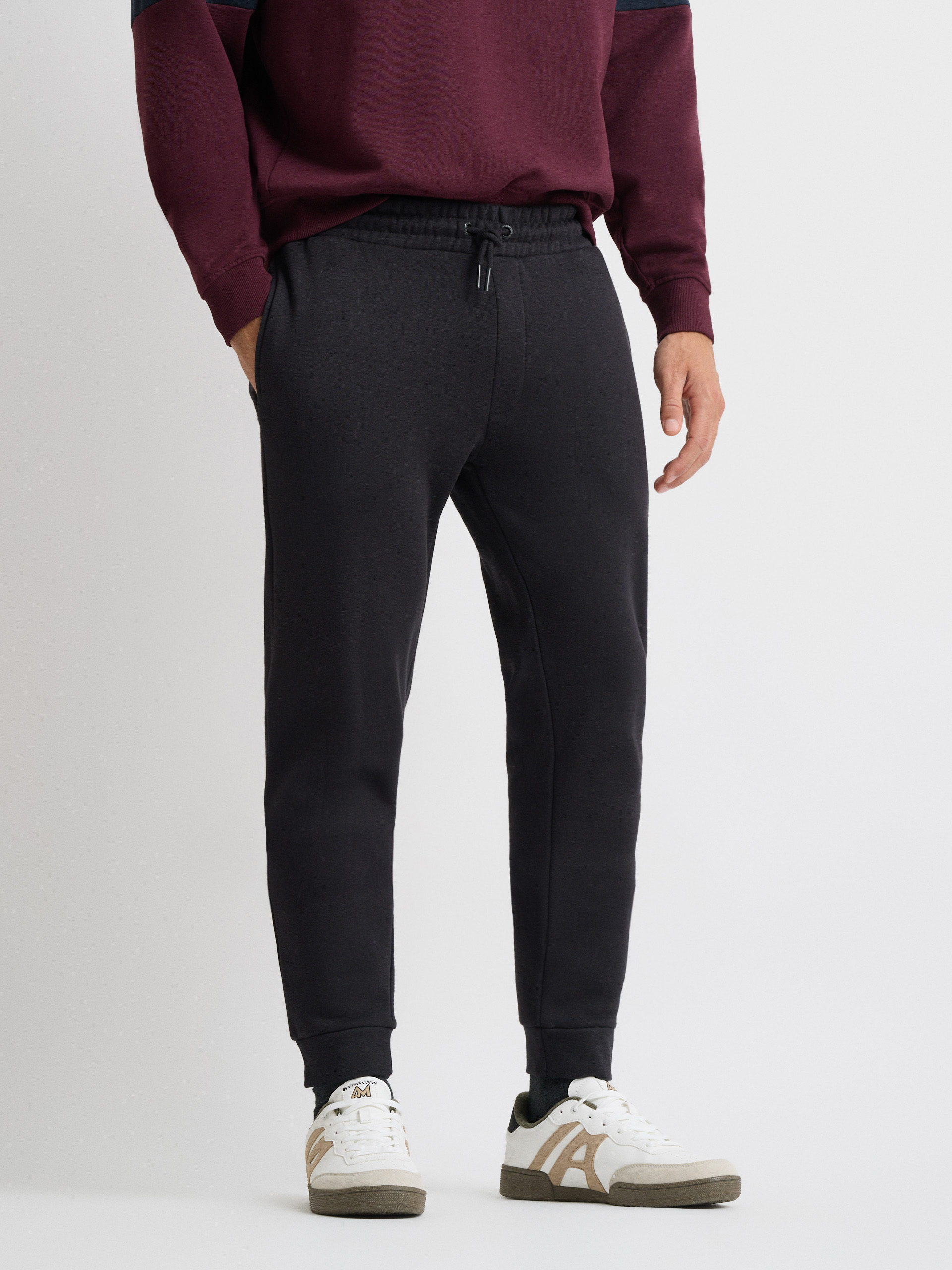 JOGGER BASIC NEGRO