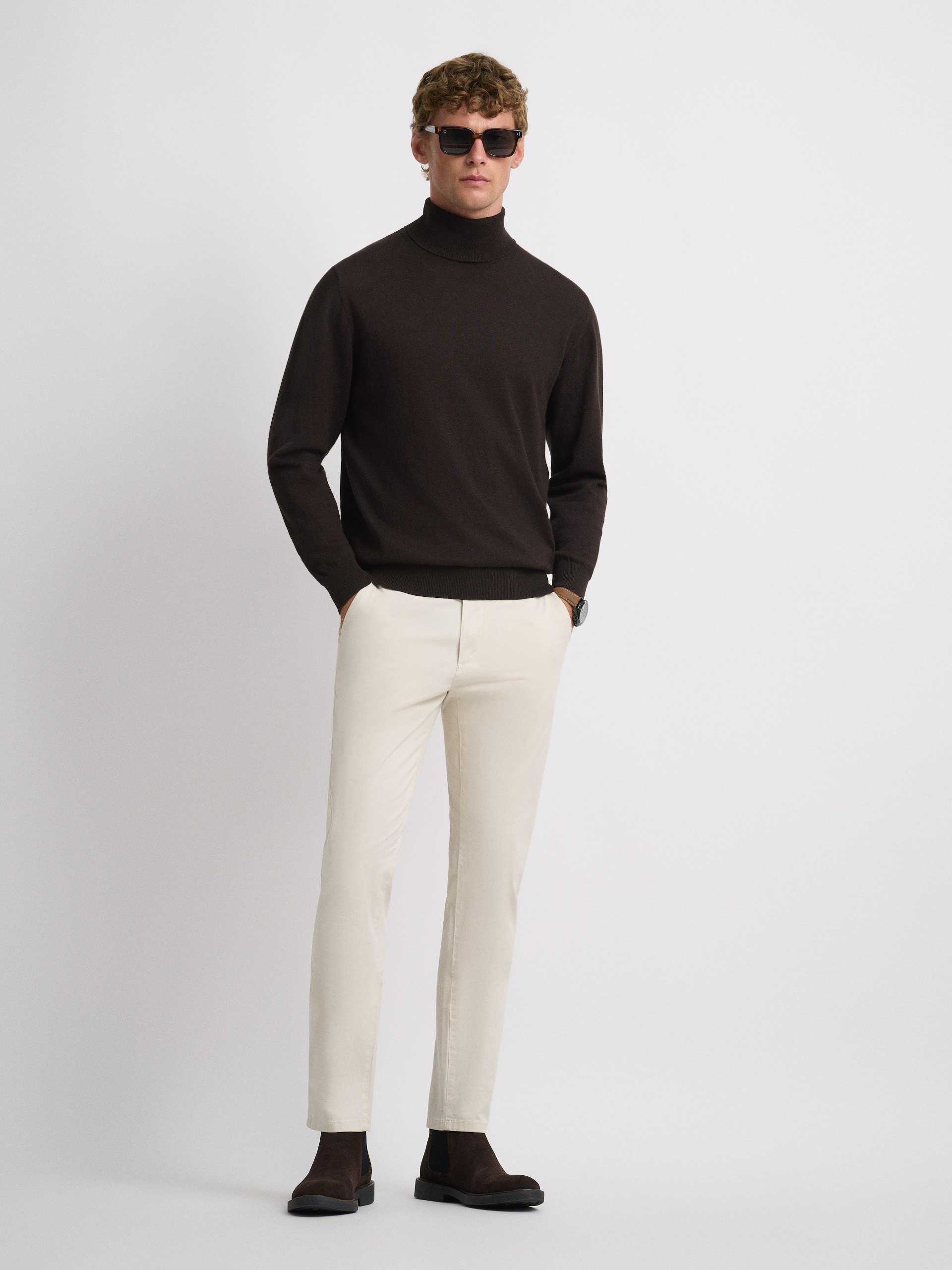 JERSEY ROLL COLLAR