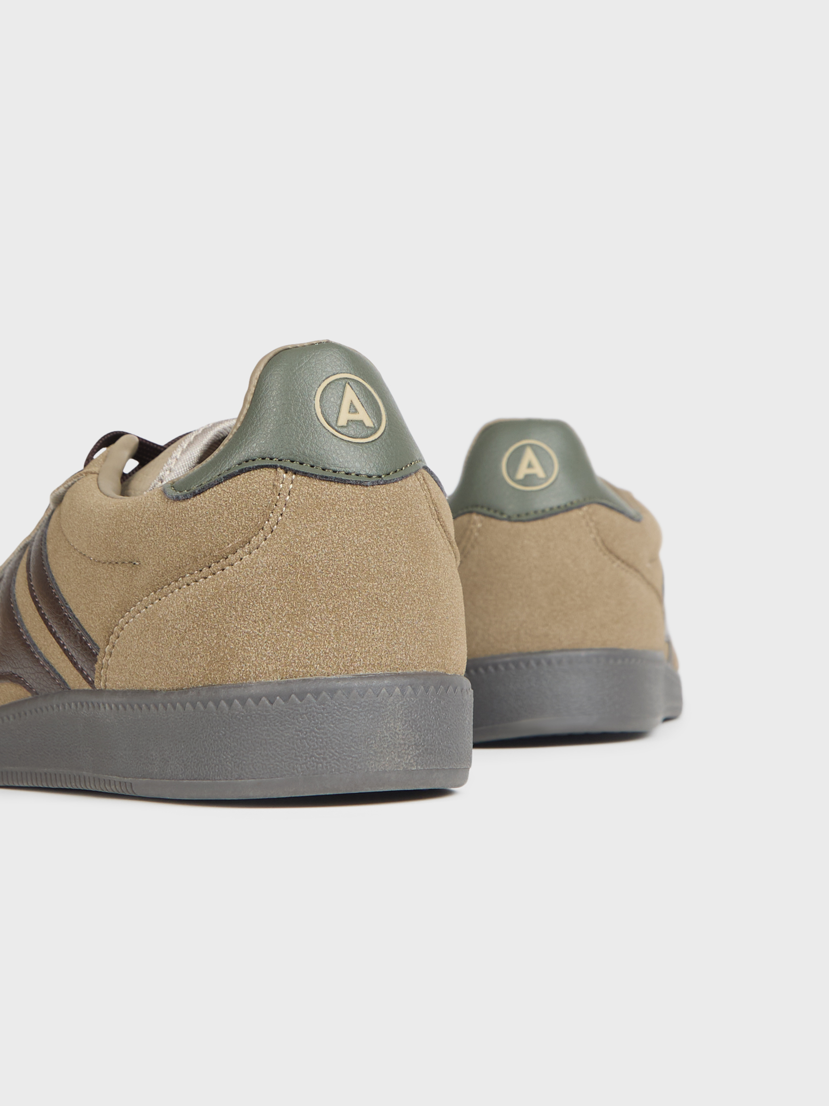 SNEAKERS ROGER